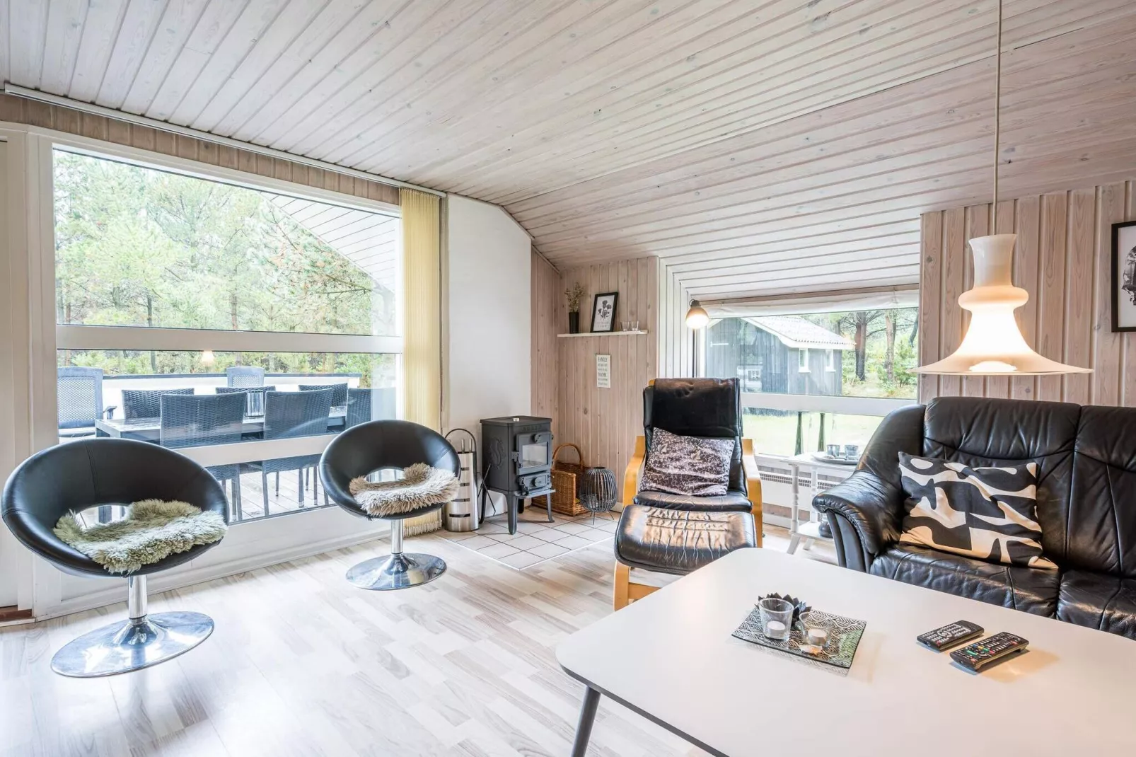 Lichte huisje met overdekt terras-By Traum-Binnen