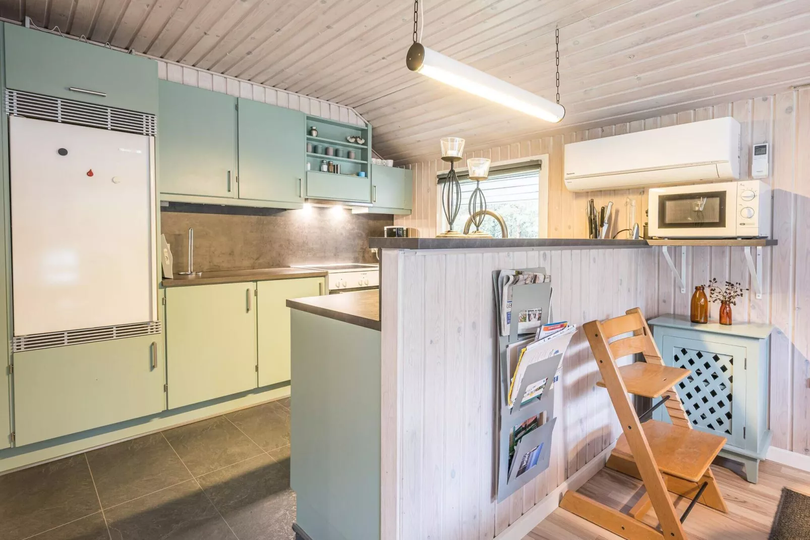 Lichte huisje met overdekt terras-By Traum-Binnen