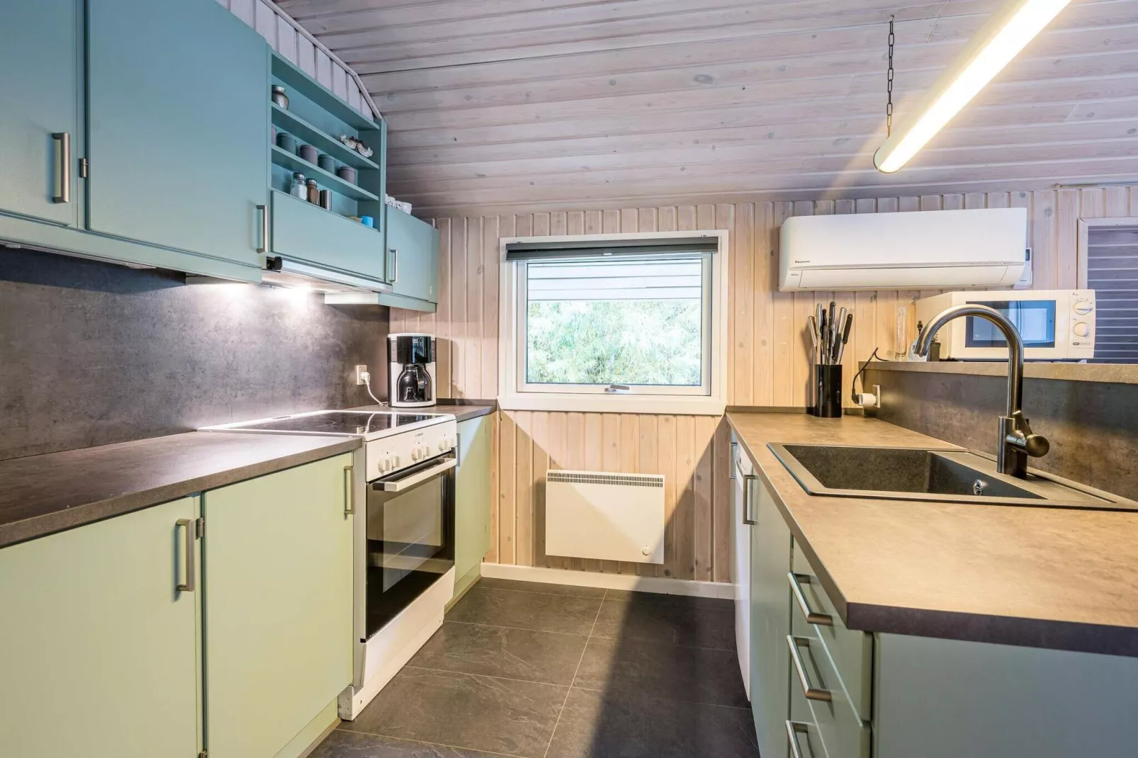 Lichte huisje met overdekt terras-By Traum-Binnen