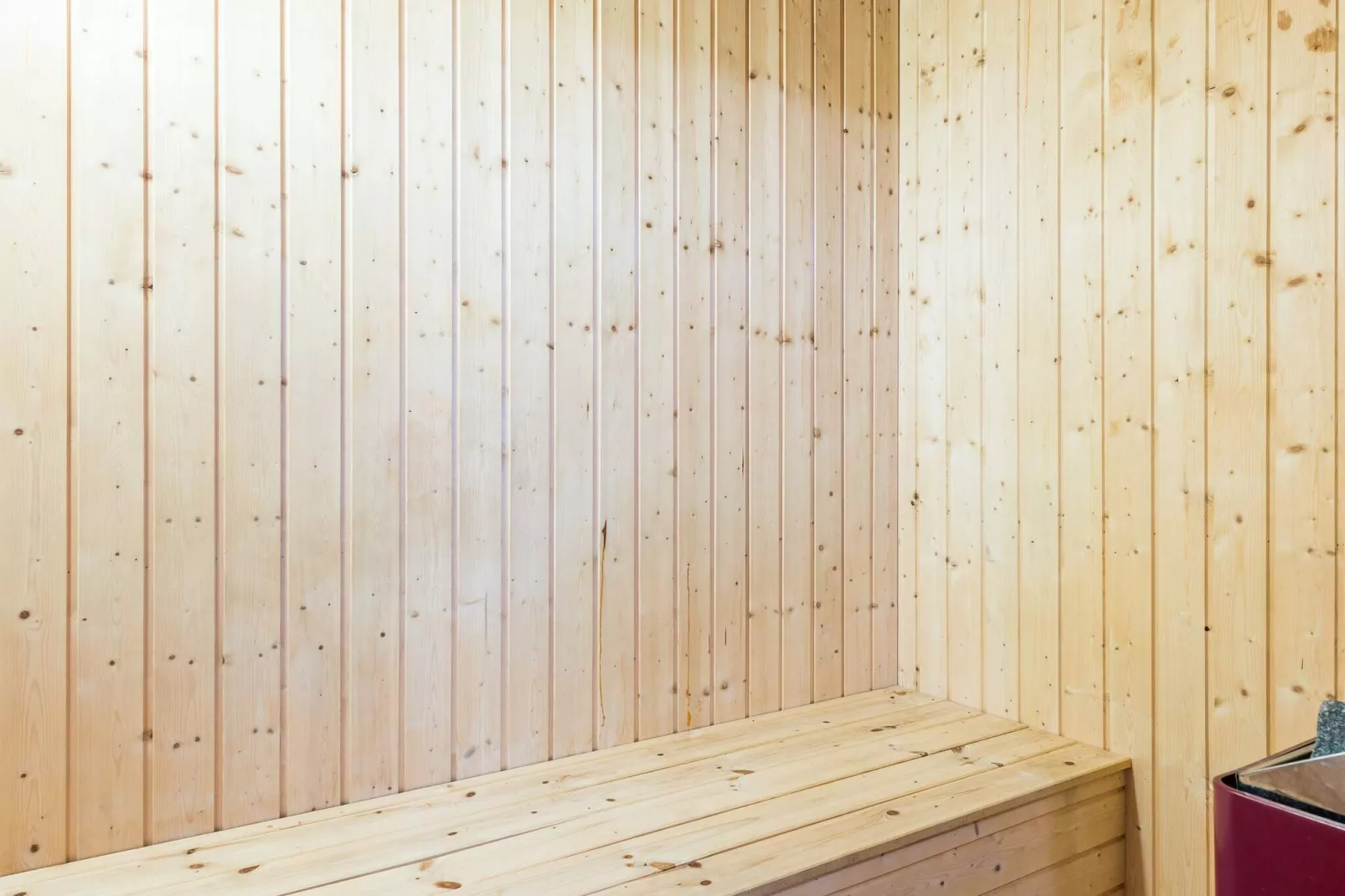 Lichte huisje met overdekt terras-By Traum-Sauna