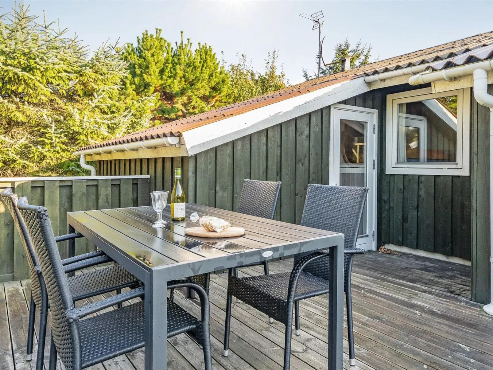 "Myrna" - 300m from the sea-Buiten