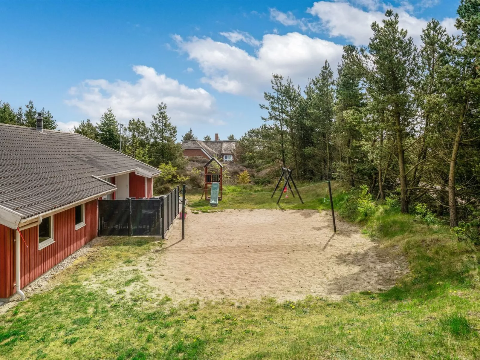 "Livni" - 3.8km from the sea-Buiten
