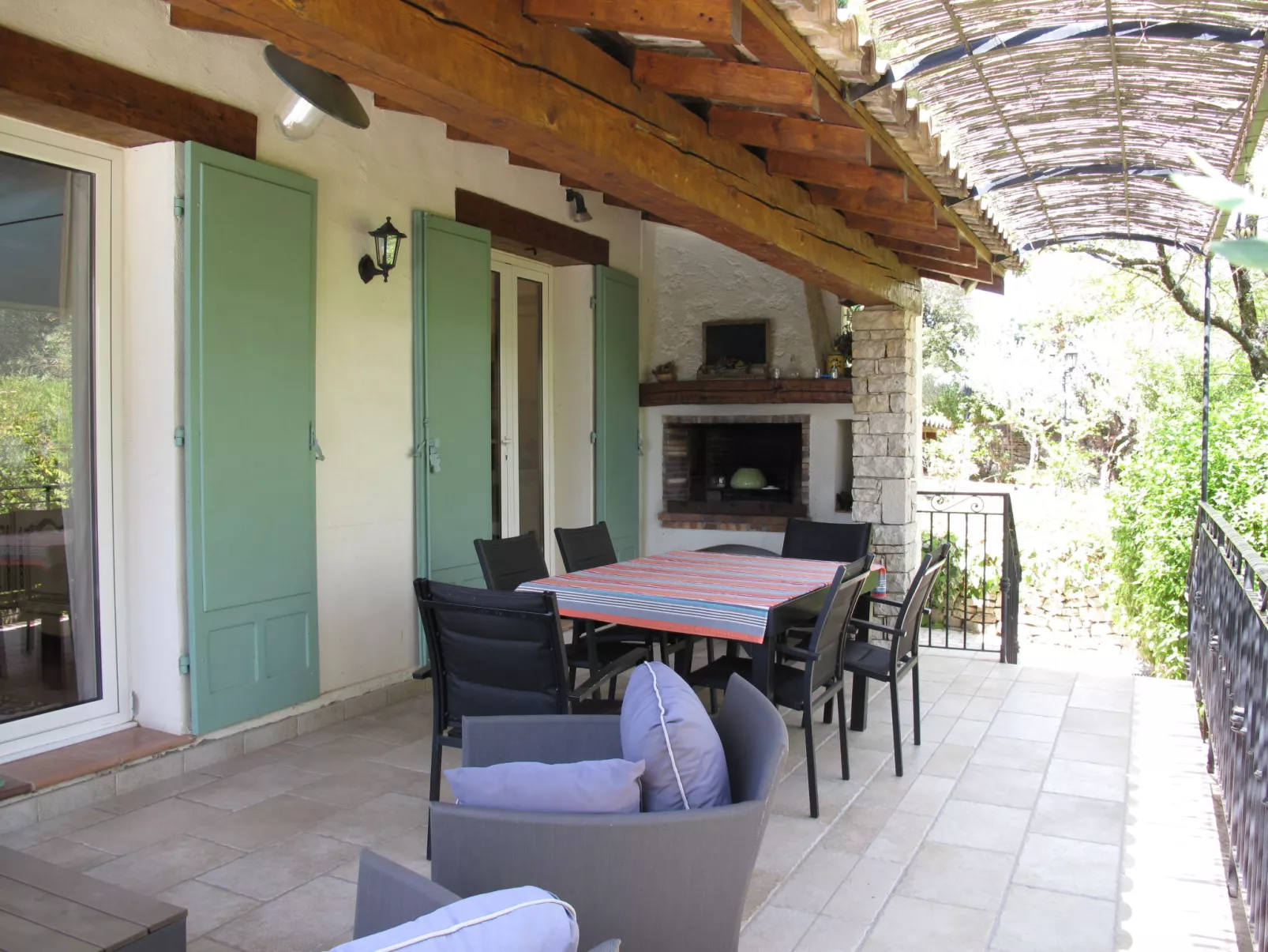 Le Clos des Oliviers-Buiten