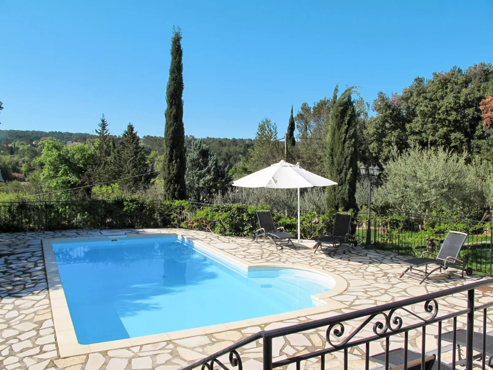 Le Clos des Oliviers-Buiten