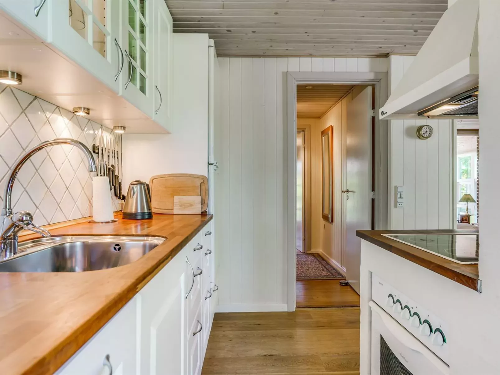 "Tjure" - 500m from the sea-Binnen