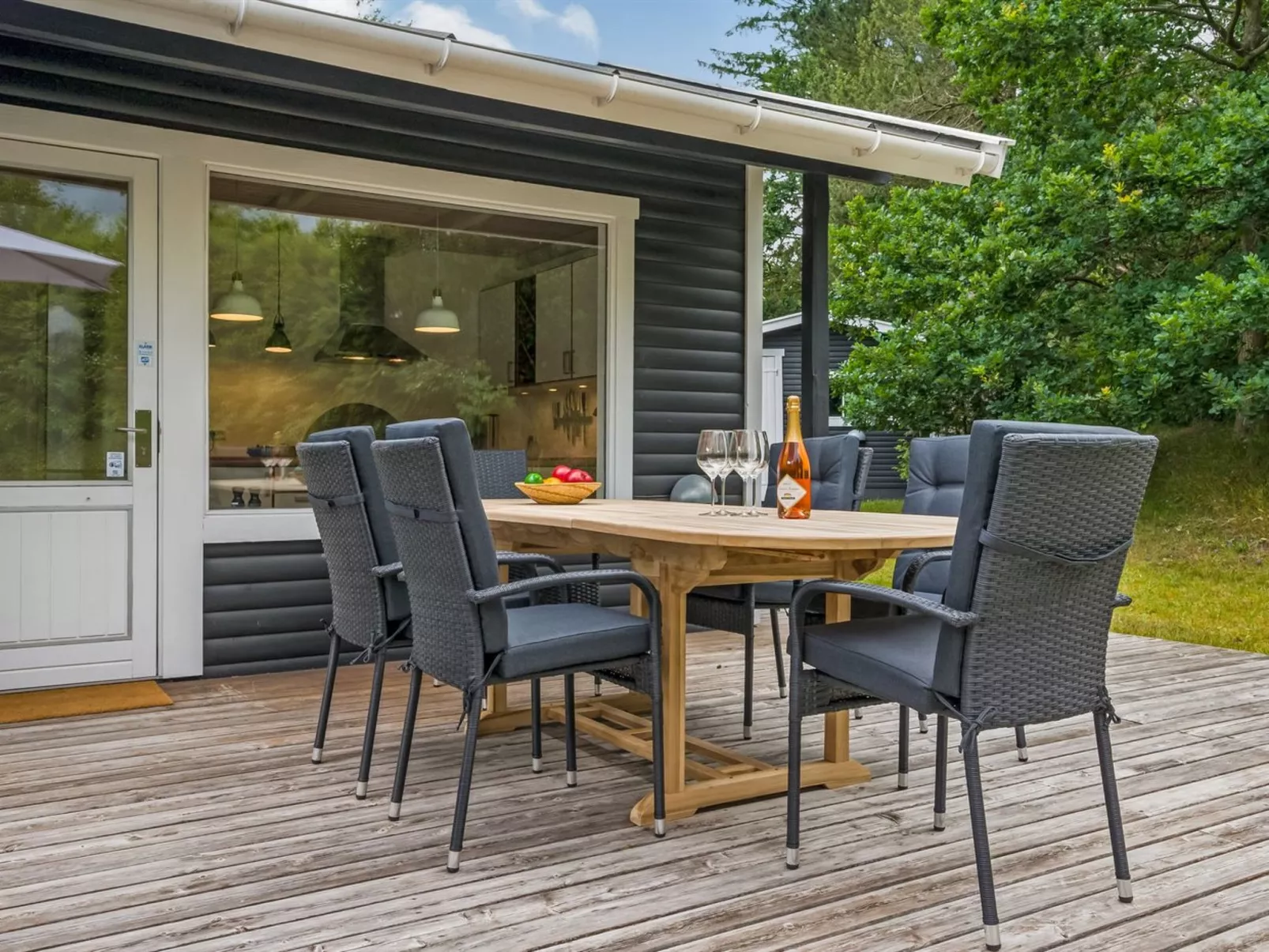 "Sverkel" - 700m from the sea-Buiten