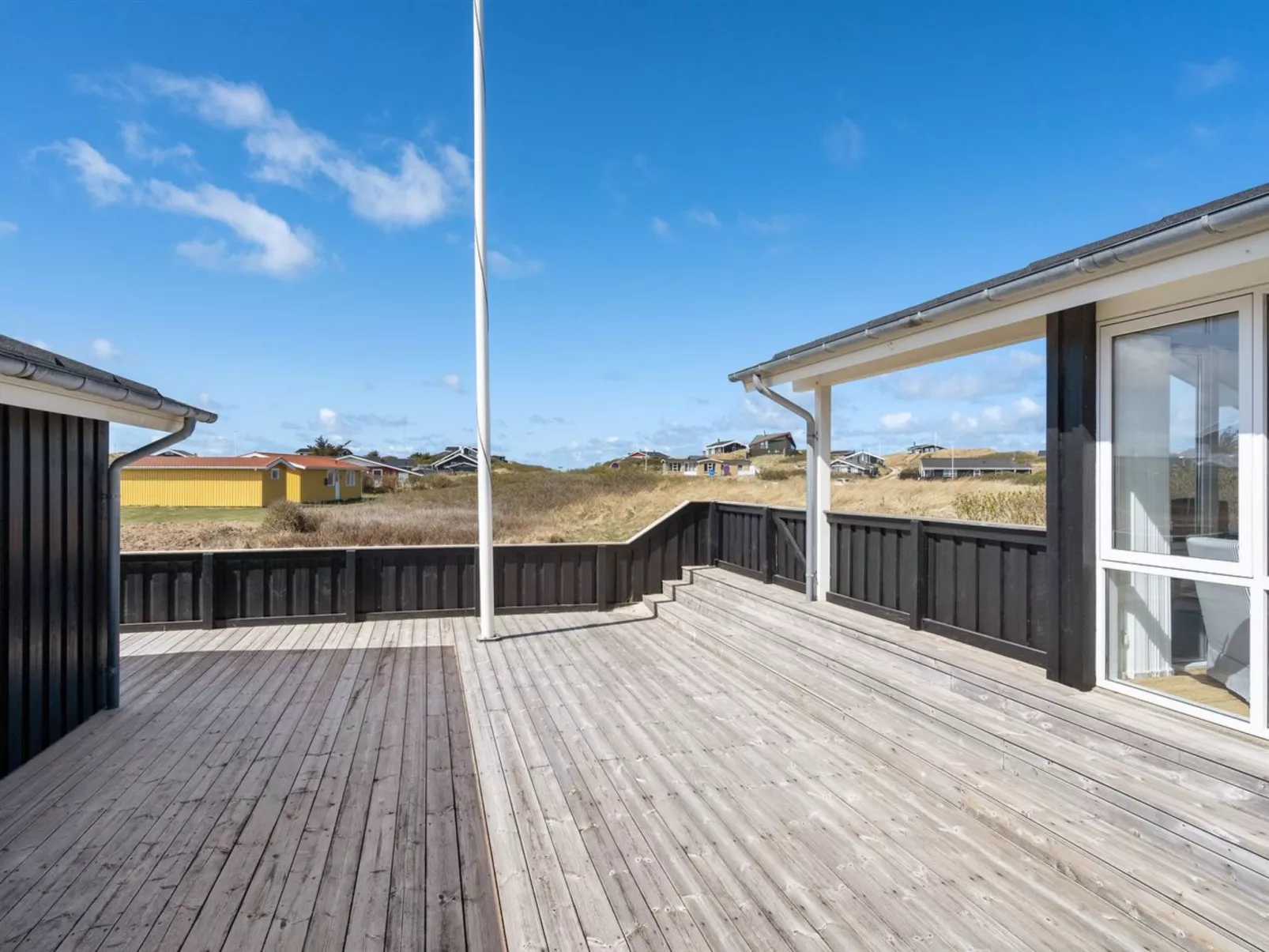 "Eileen" - 300m from the sea-Binnen