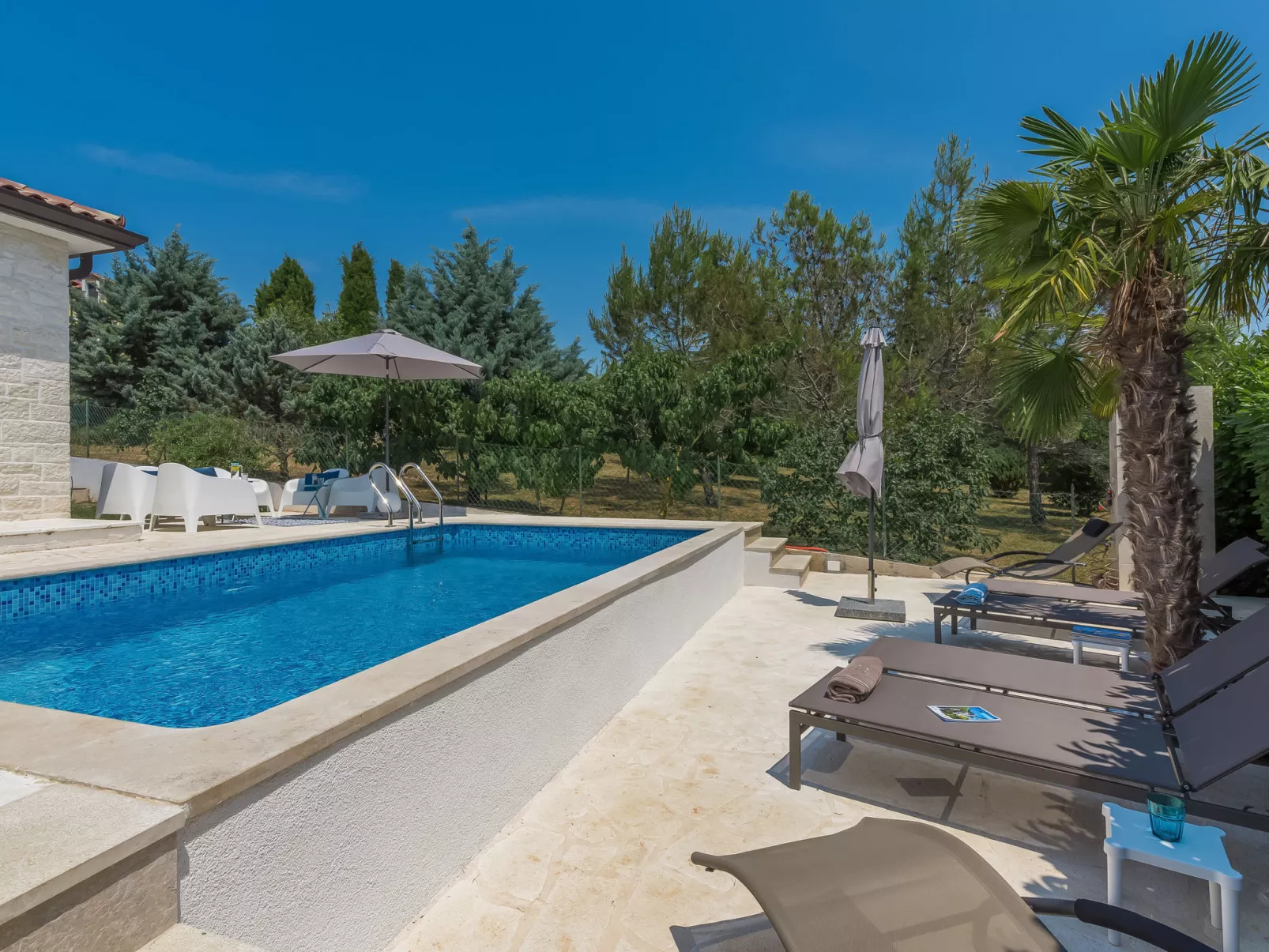 Villa Joy-Binnen