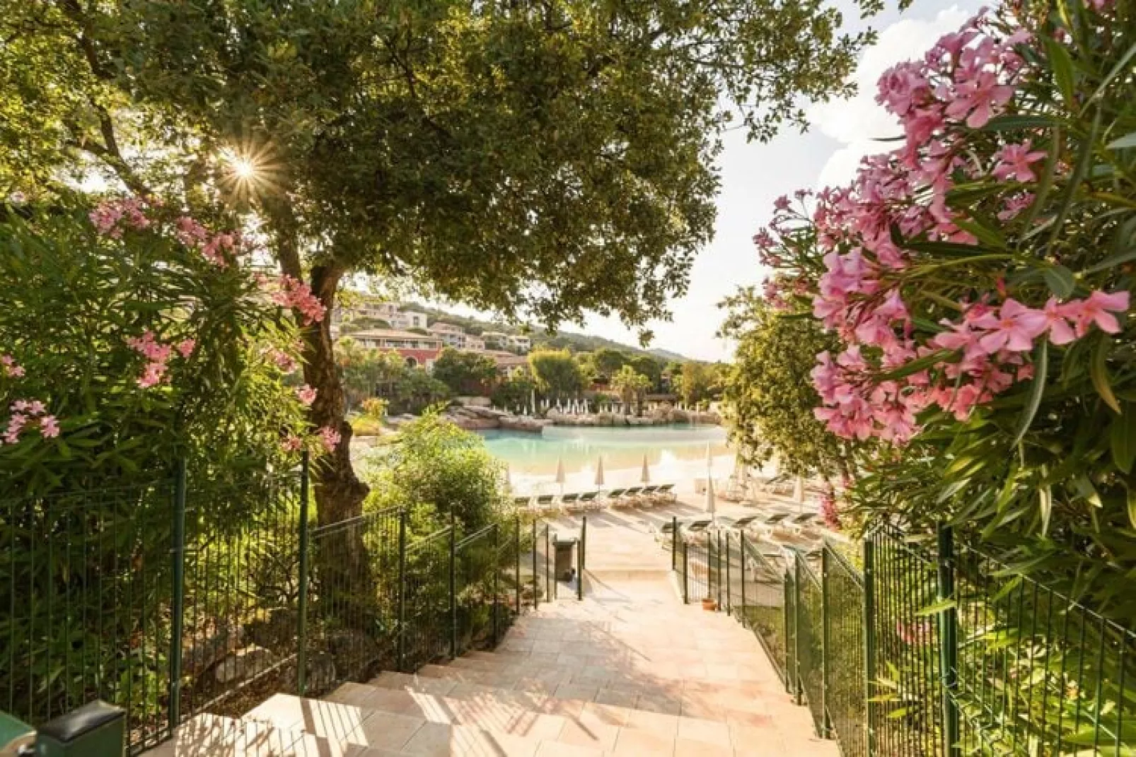 Residence Les Restanques du Golfe de St Tropez Grimaud - Studio 5 personnes - 1 coin nuit - Vue mer Standard - Tuinen zomer