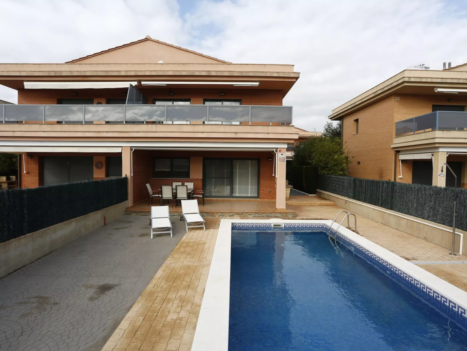 Casa Laura-Buiten