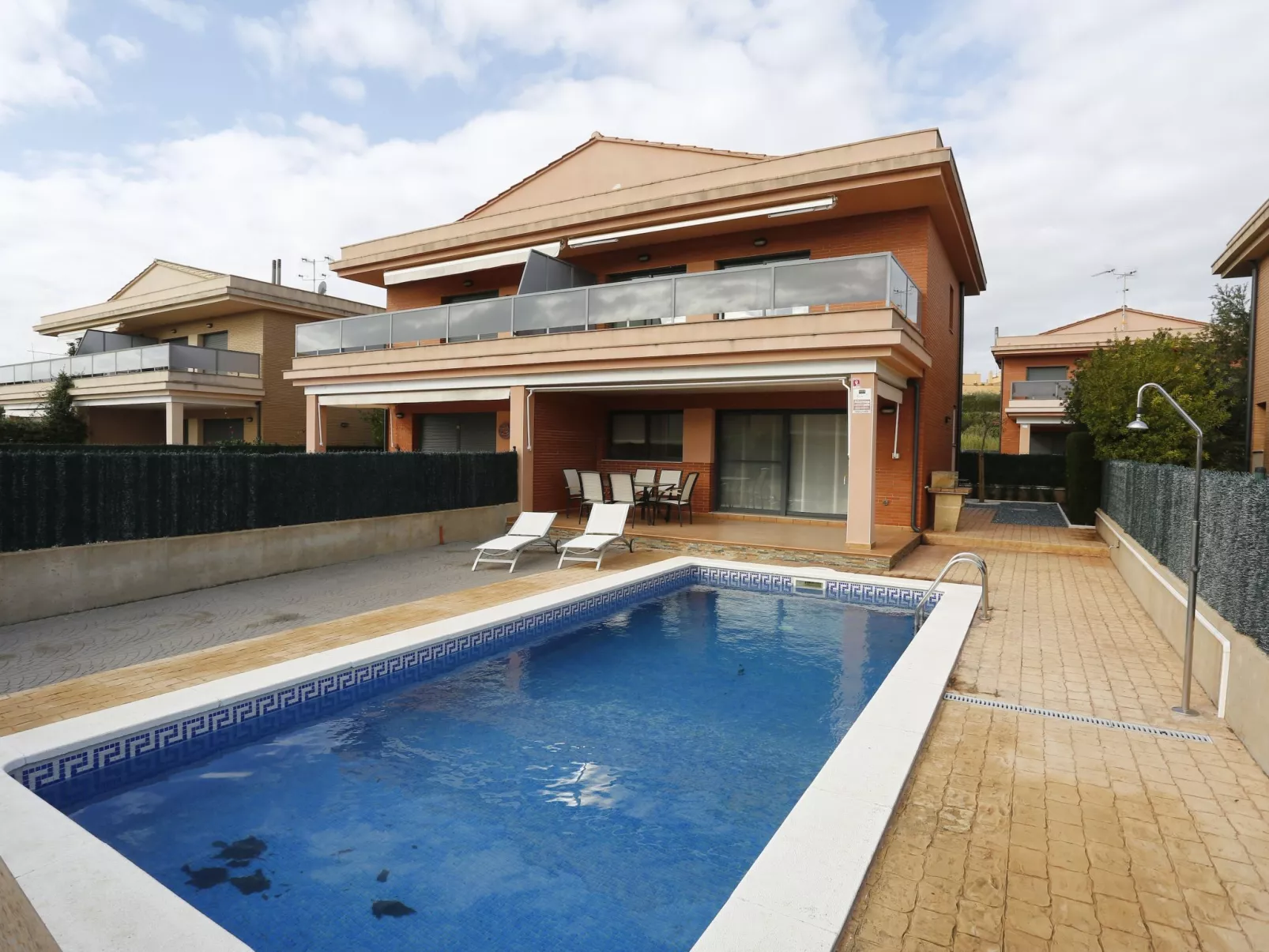 Casa Laura-Buiten