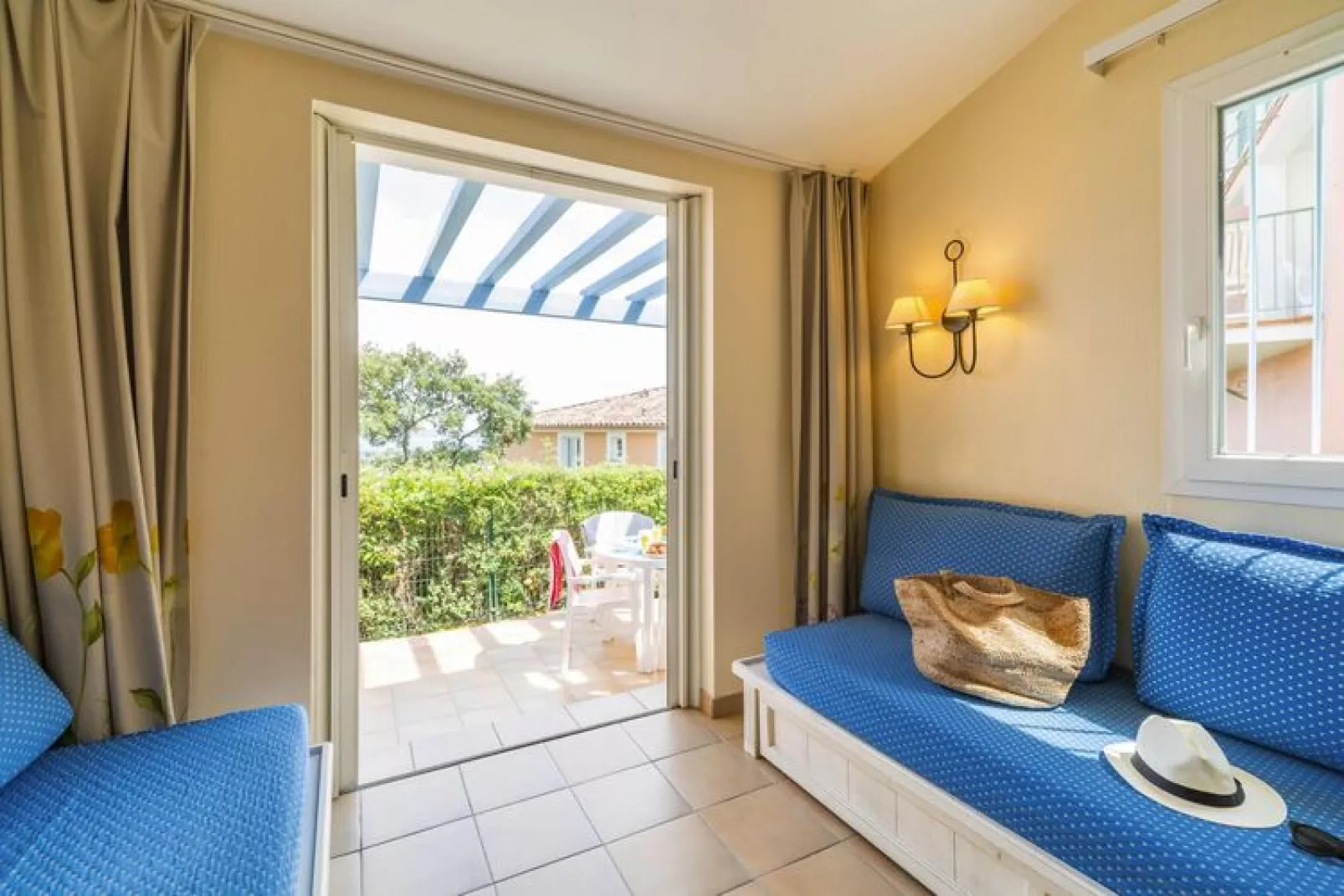 Residence Les Restanques du Golfe de St Tropez Grimaud - Studio 5 personnes - 1 coin nuit - Vue mer Standard - Woonkamer
