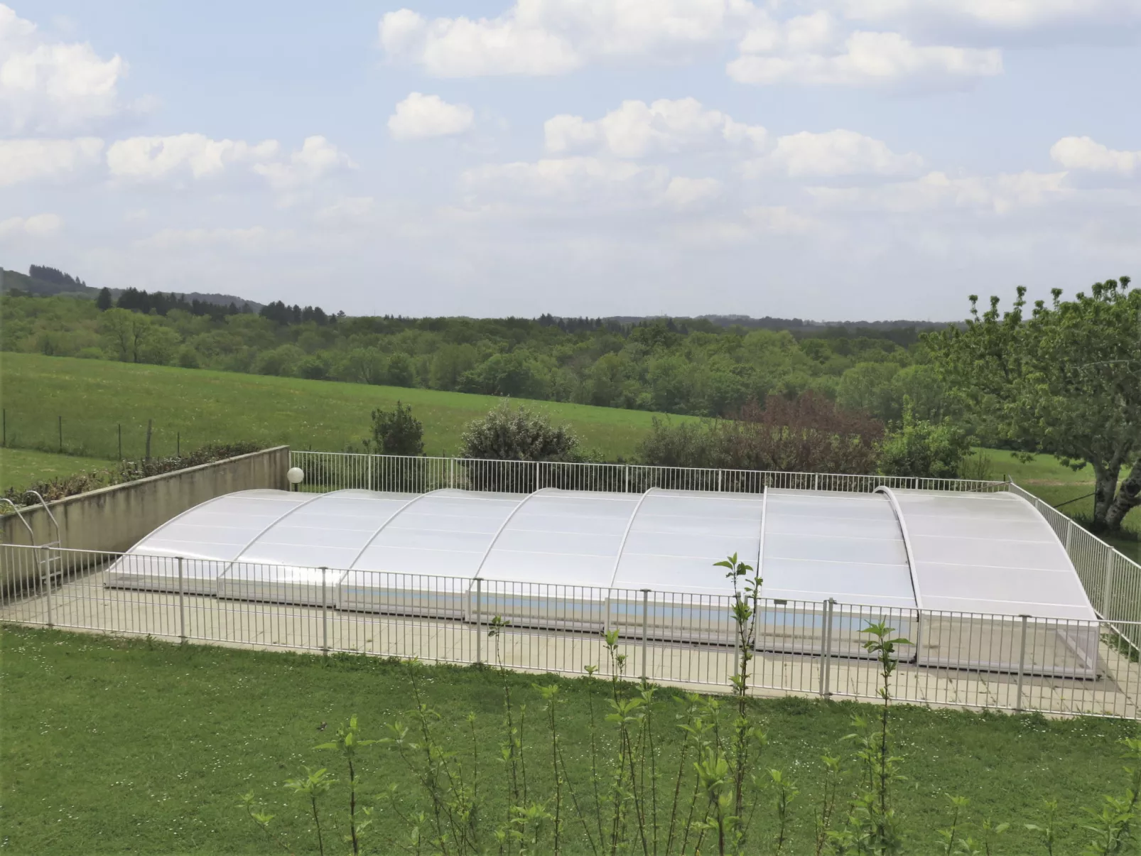 Le Pigeonnier-Buiten