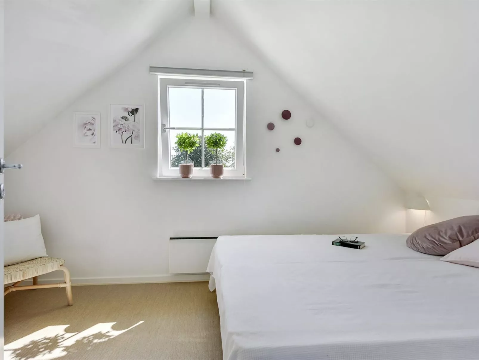 "Nikan" - 300m from the sea-Binnen