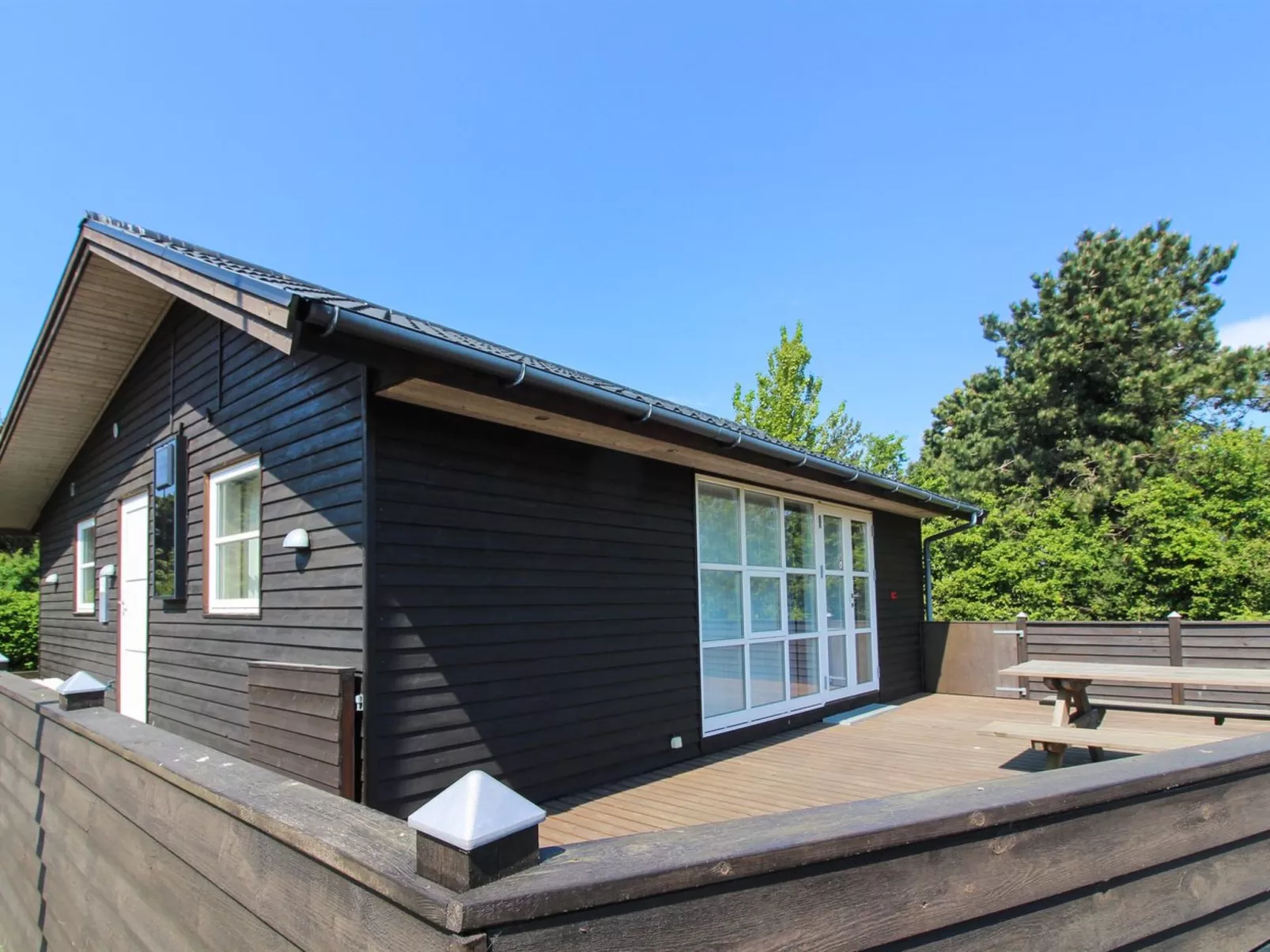 "Hagen" - 250m from the sea