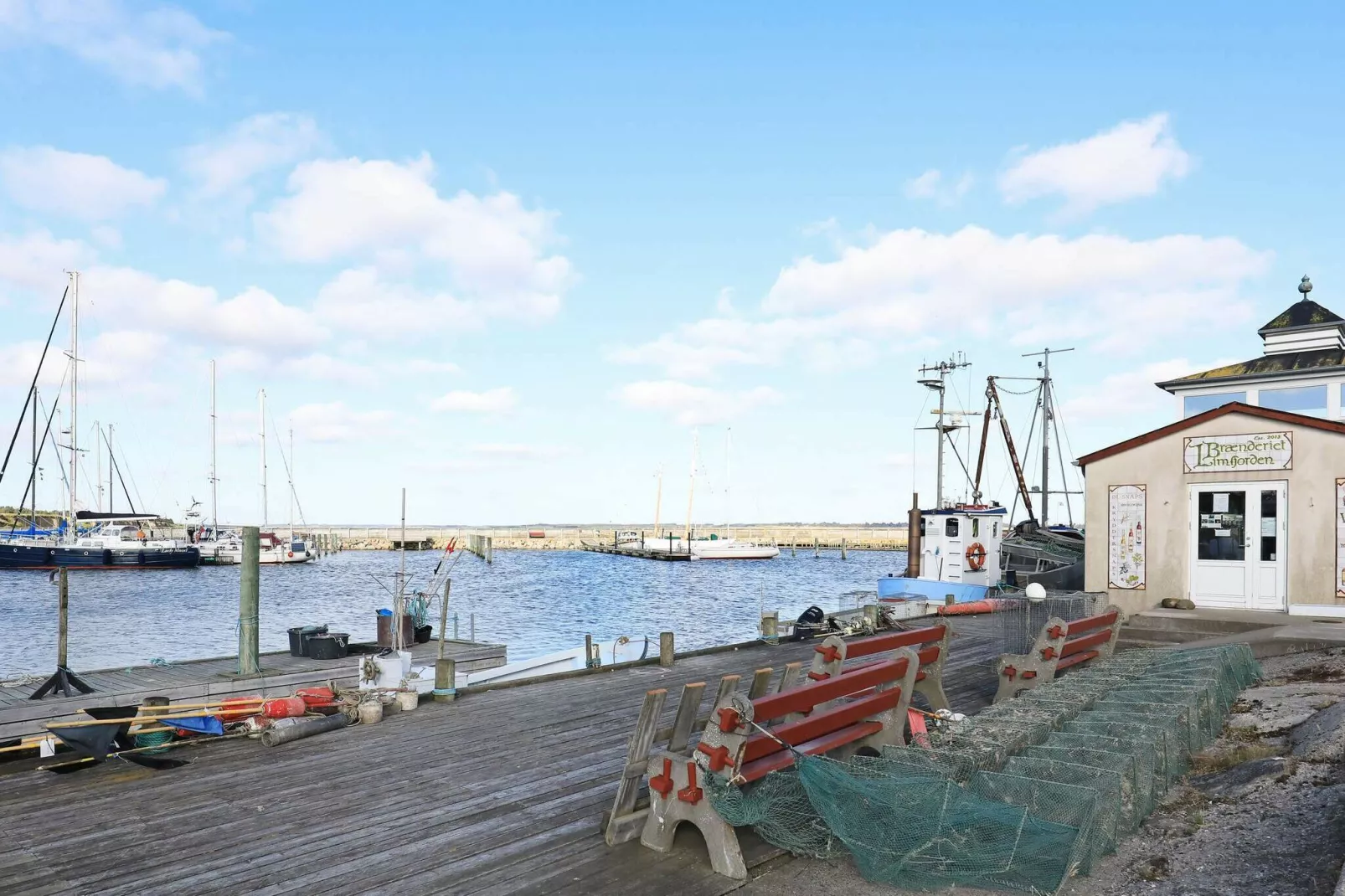 Schattig bakstenen huis in Øster Assels met een balkon-Niet-getagd