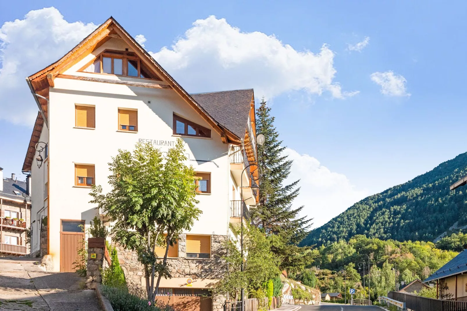 Apartamento “La Cabana”-Buitenkant zomer