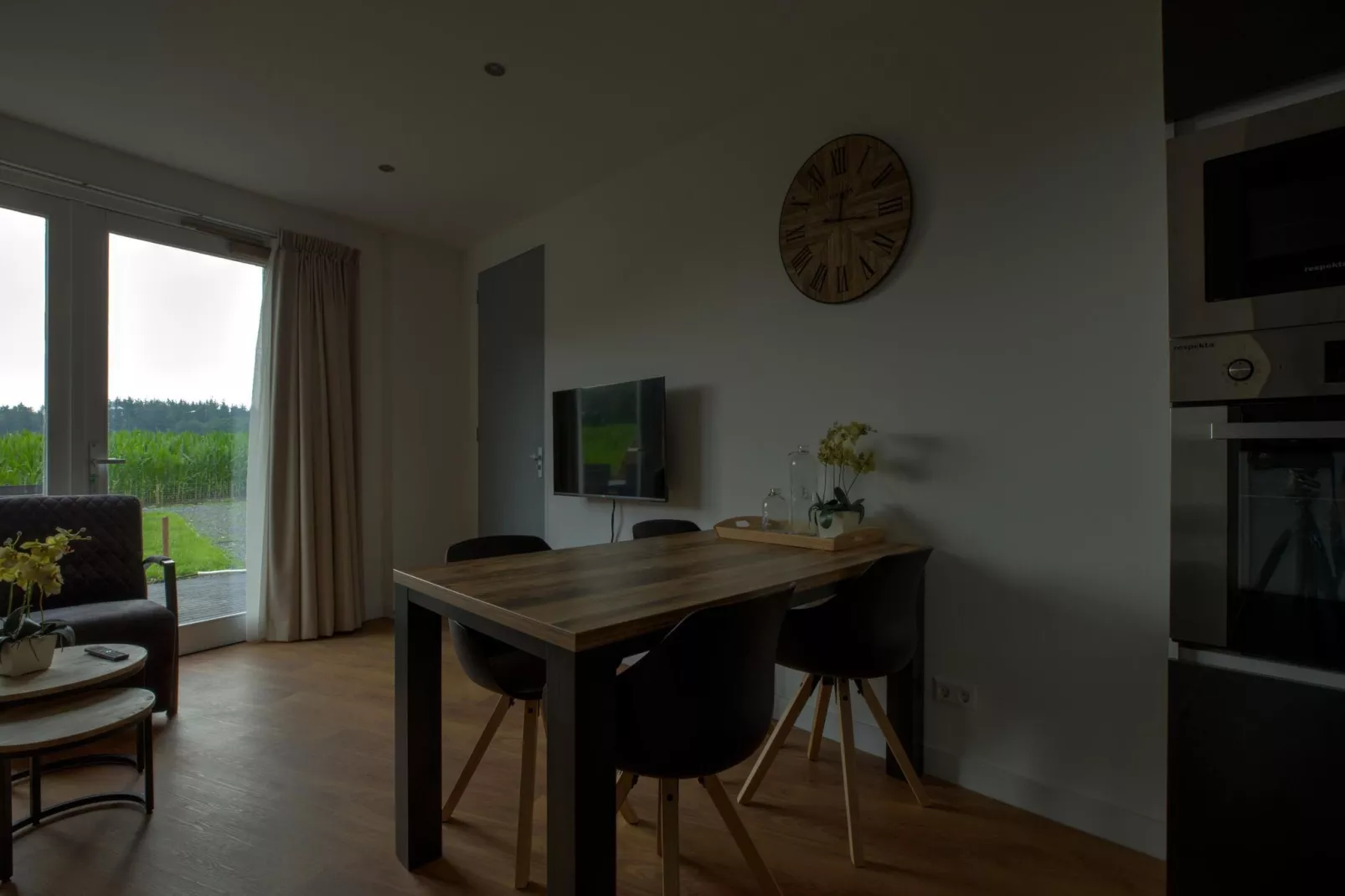 NR 2-Eetkamer
