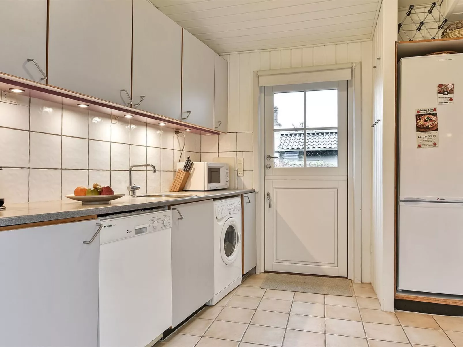 "Viljami" - 20m from the sea-Binnen