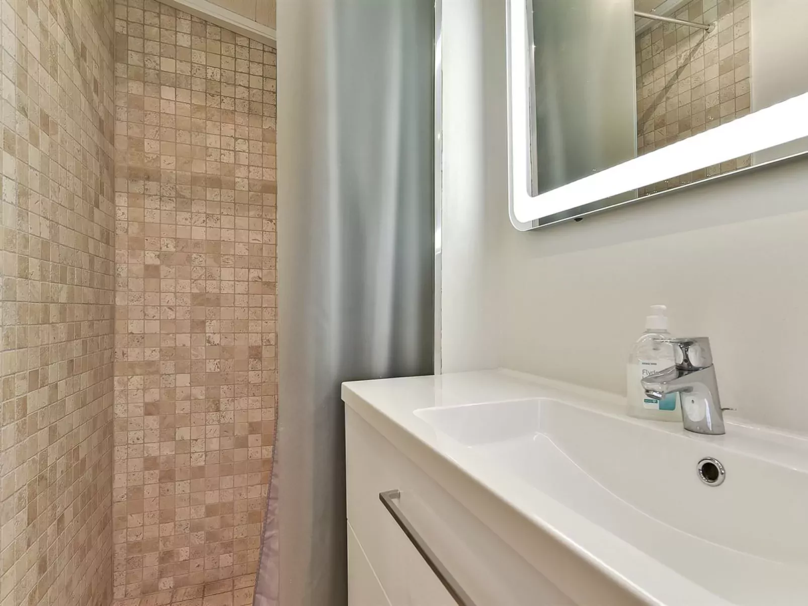 "Viljami" - 20m from the sea-Binnen