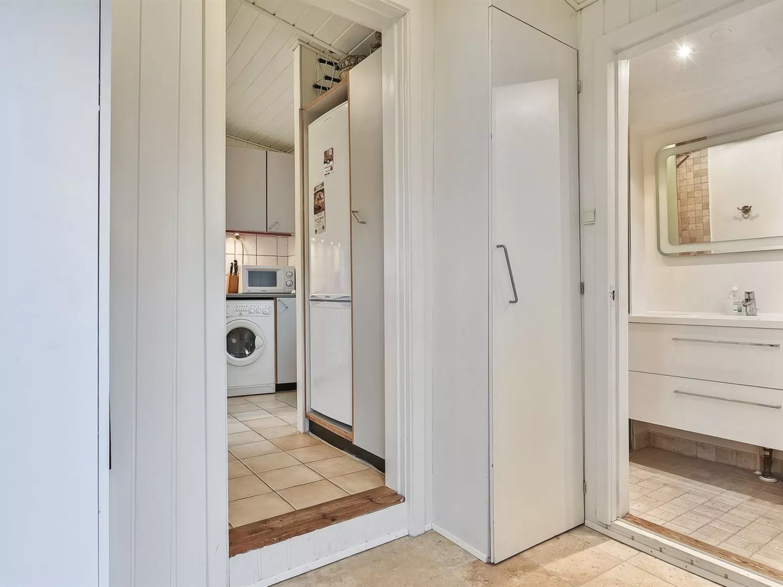 "Viljami" - 20m from the sea-Binnen