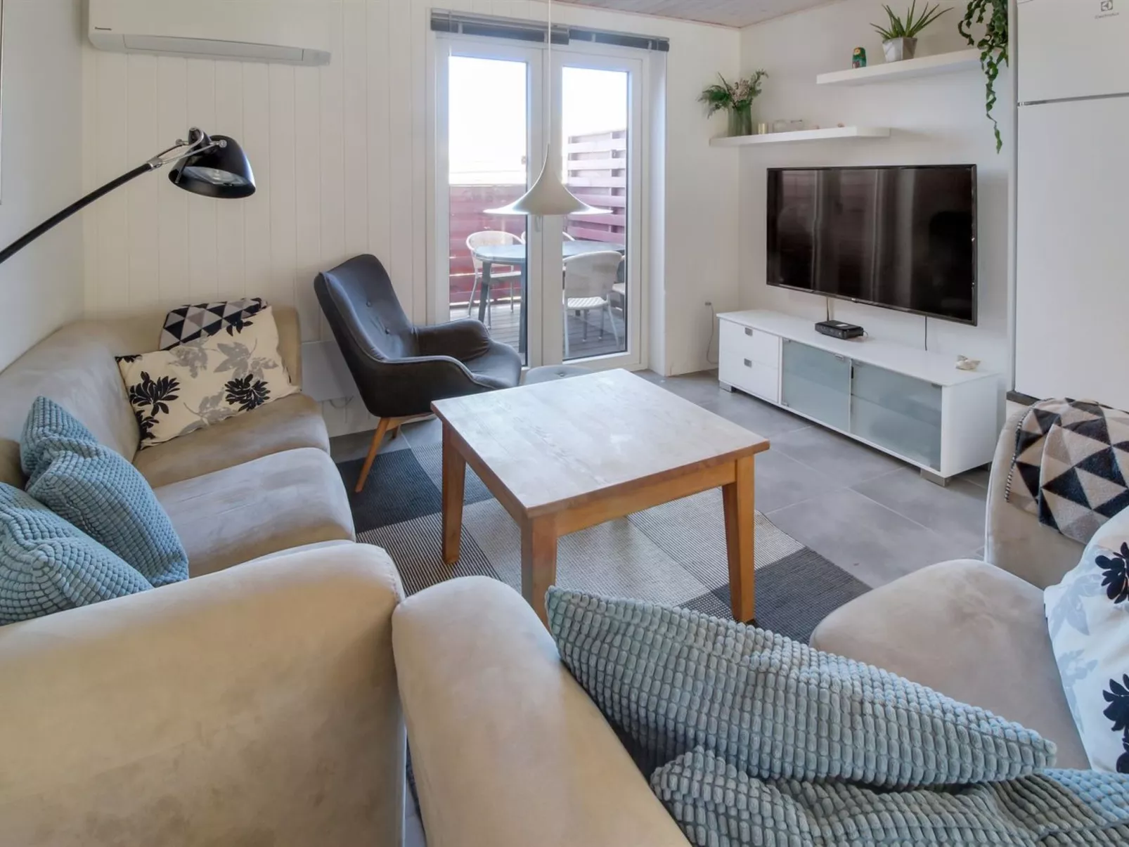 "Alissa" - 400m from the sea-Binnen