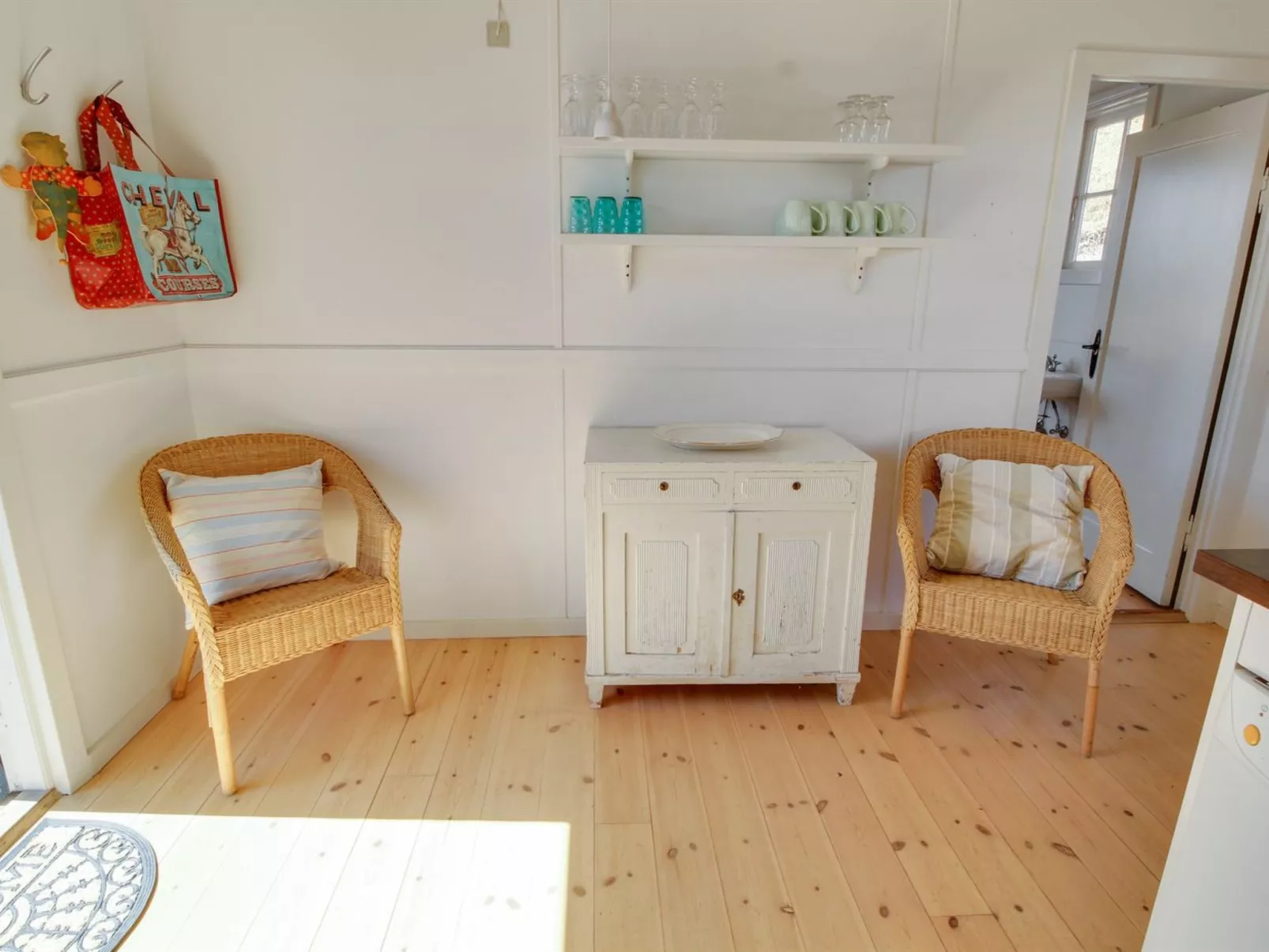 "Jamie" - 200m from the sea-Binnen