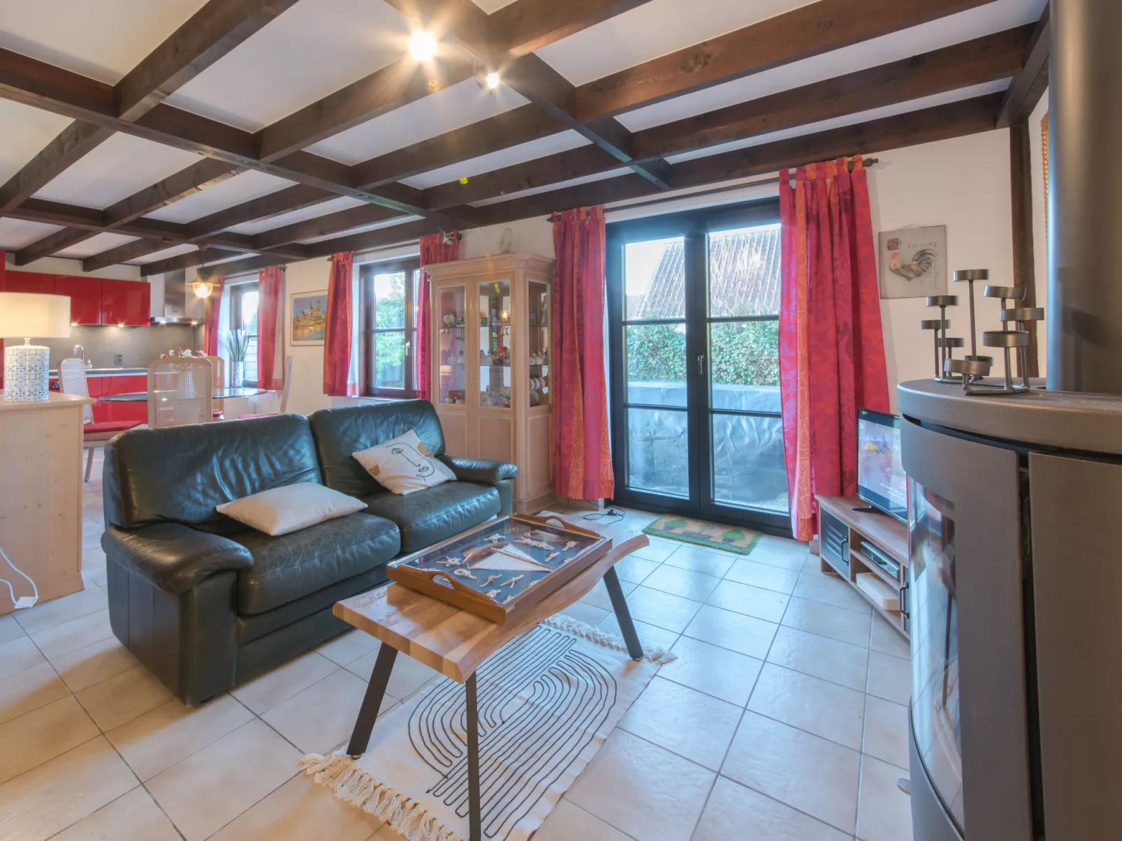 V32 with parking and shared pool-Binnen