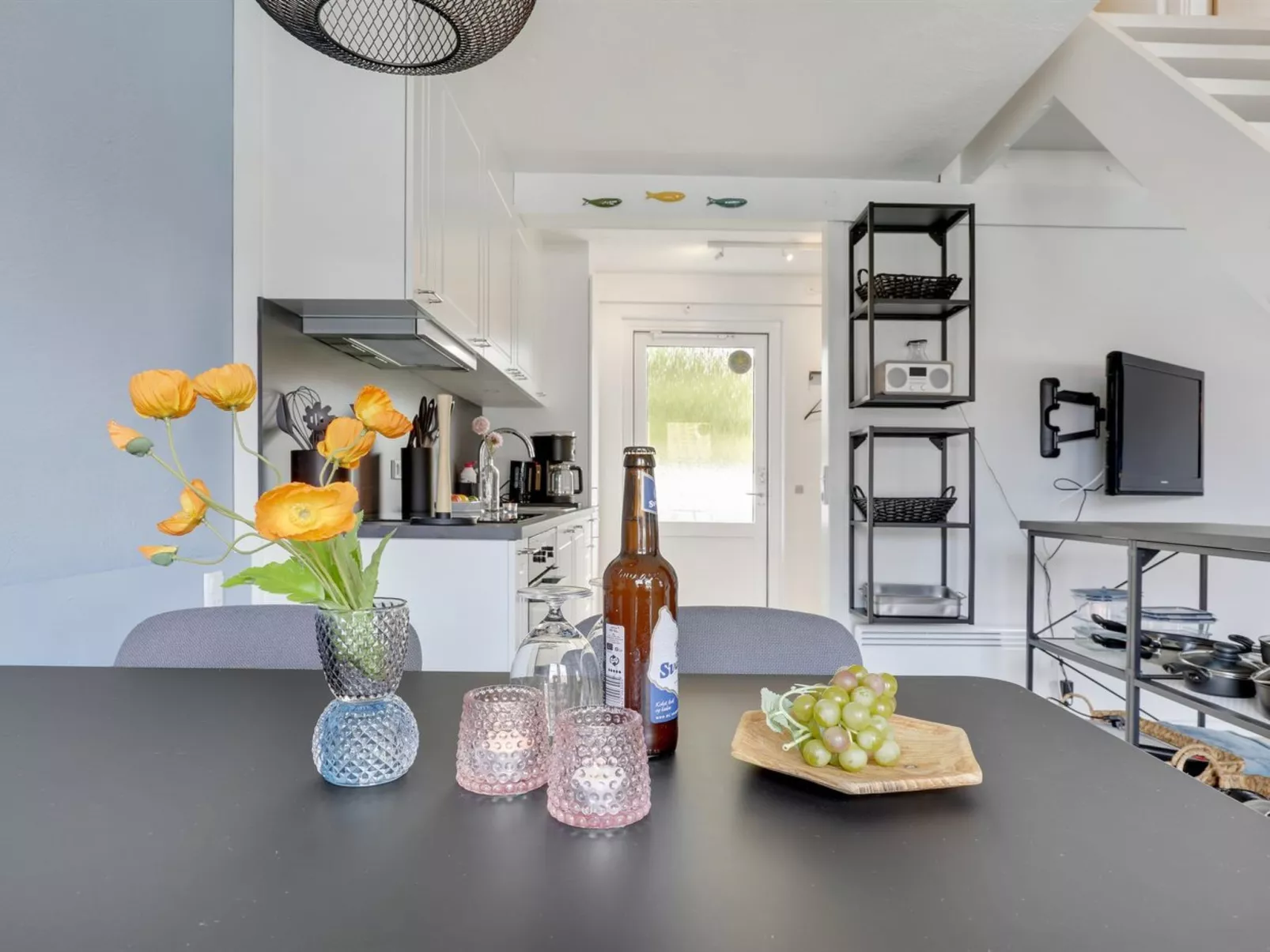 "Majvi" - 300m from the sea-Binnen