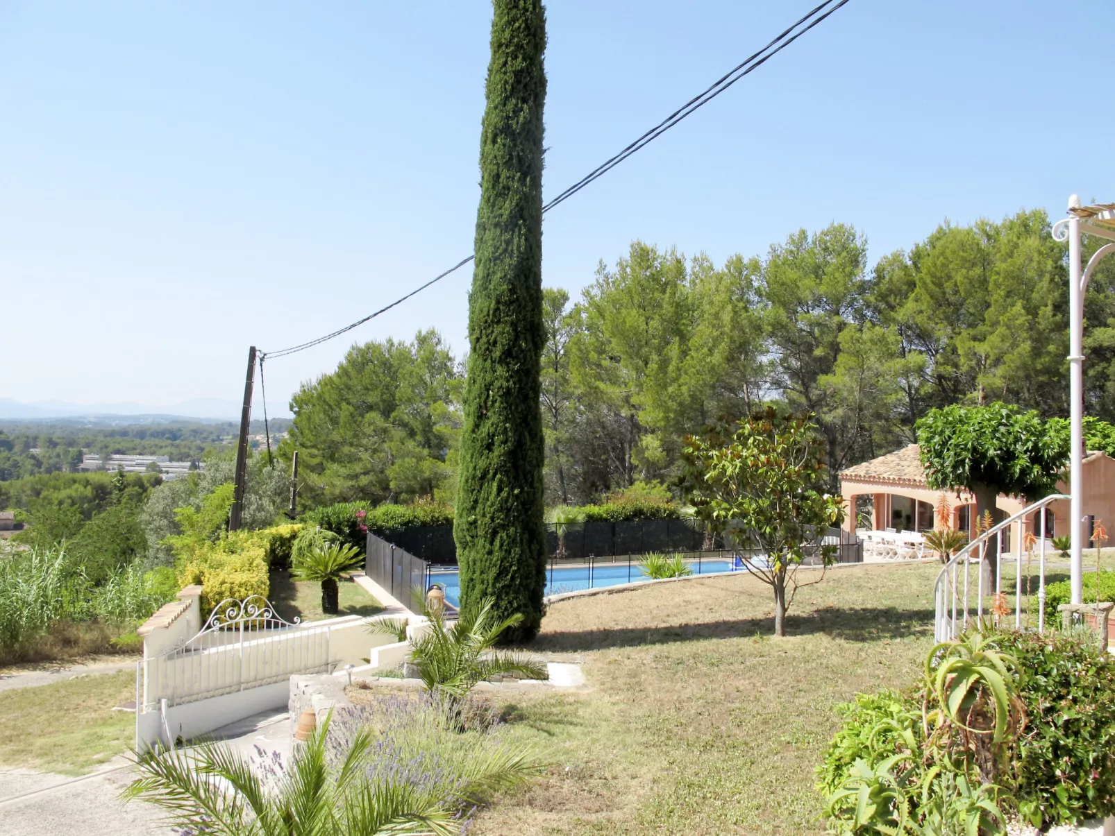 Le Cabanon-Buiten