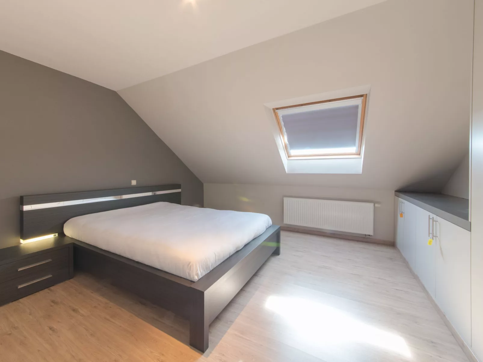 Skyview with parking and balcony-Binnen