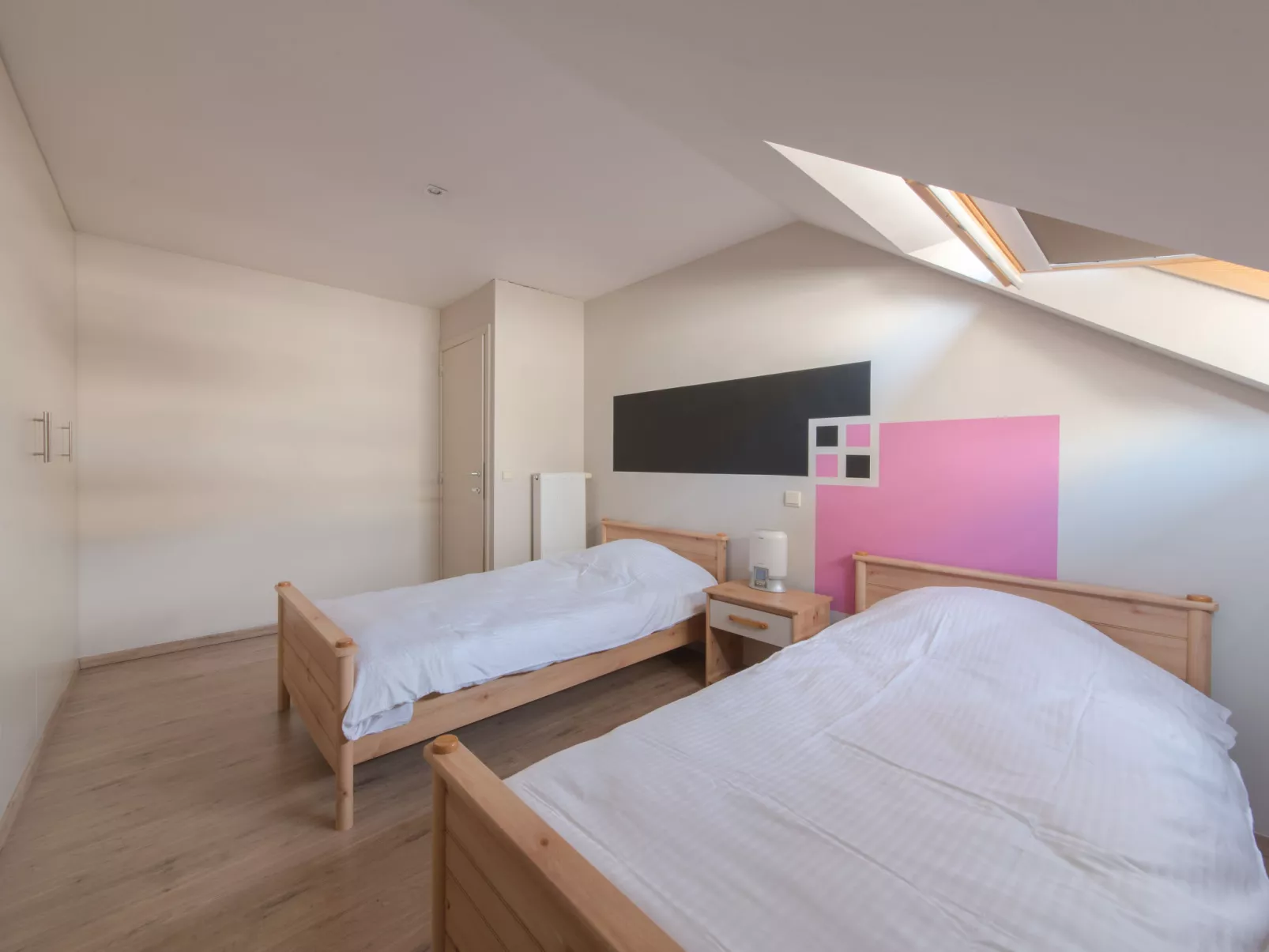 Skyview with parking and balcony-Binnen