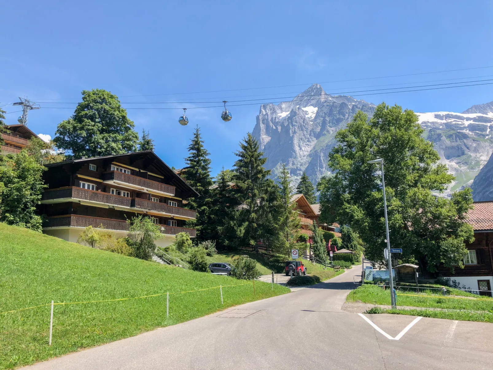 Chalet Bodmisunne-Buiten