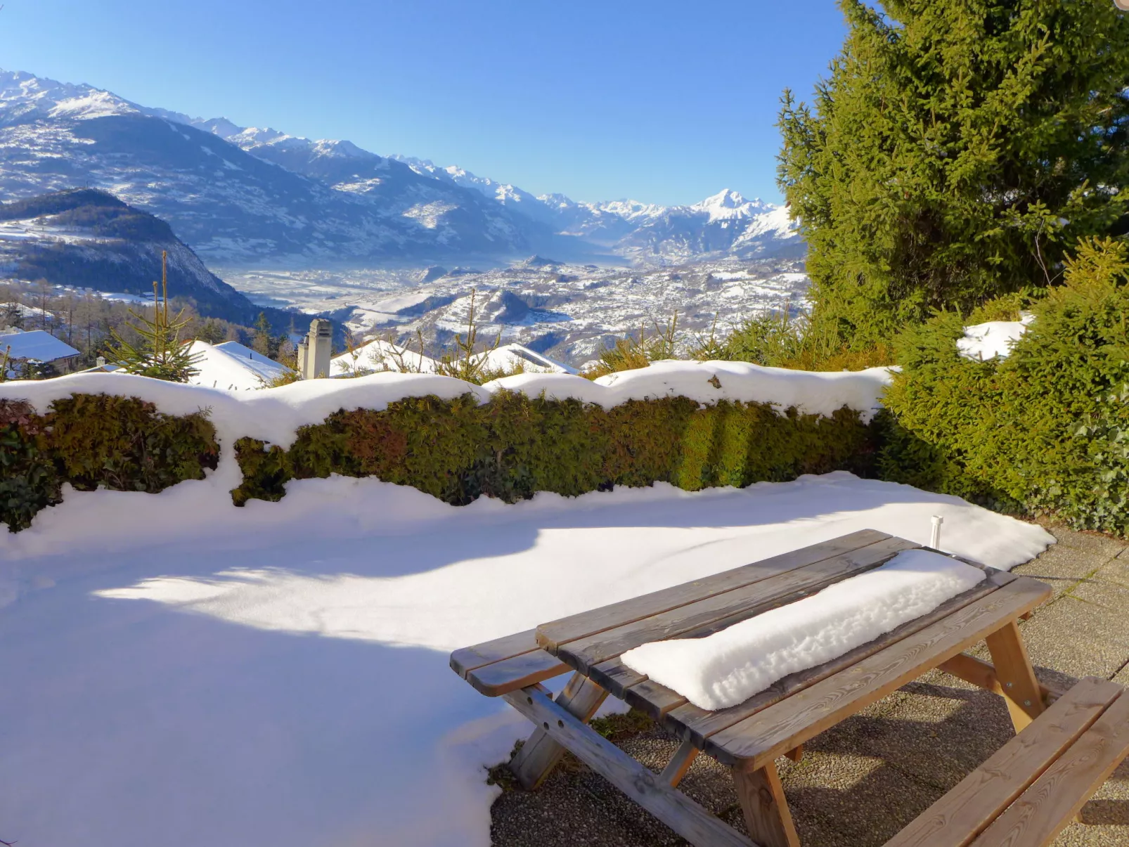 Chalet La Délège-Buiten