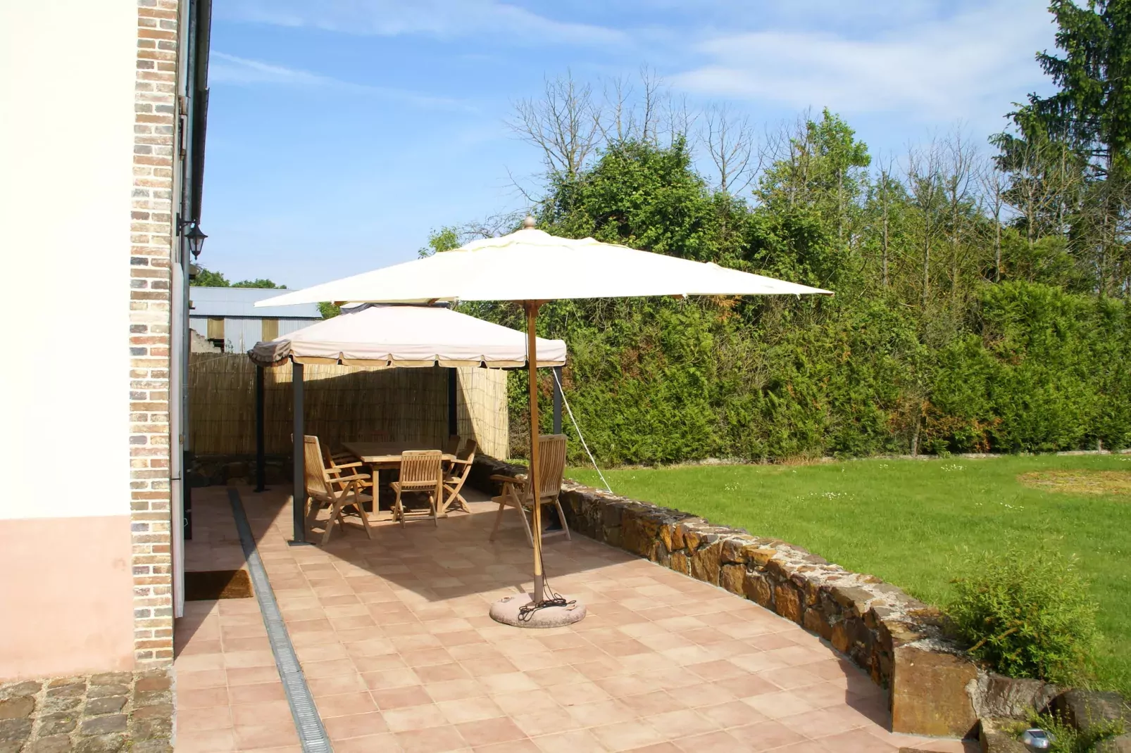 Maison de vacances Diges-Terrasbalkon