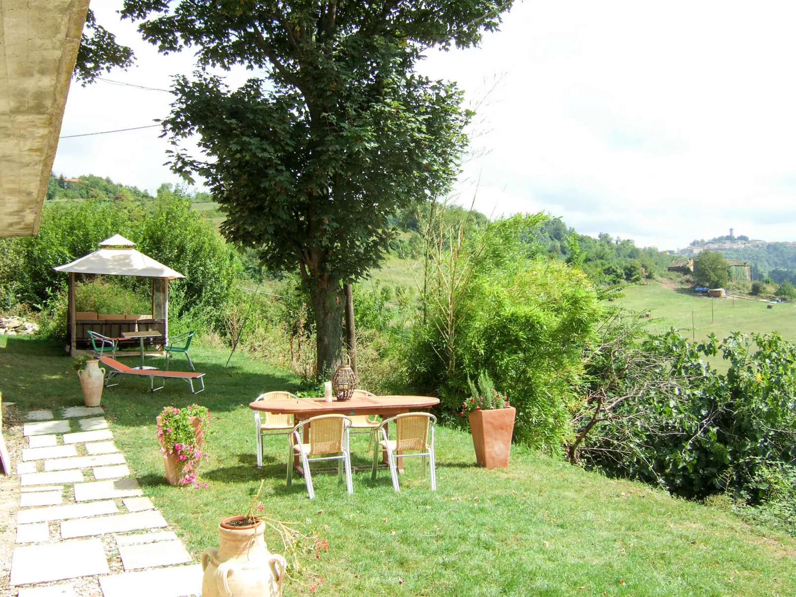 Casa Vacanza Cascina Lovera-Buiten