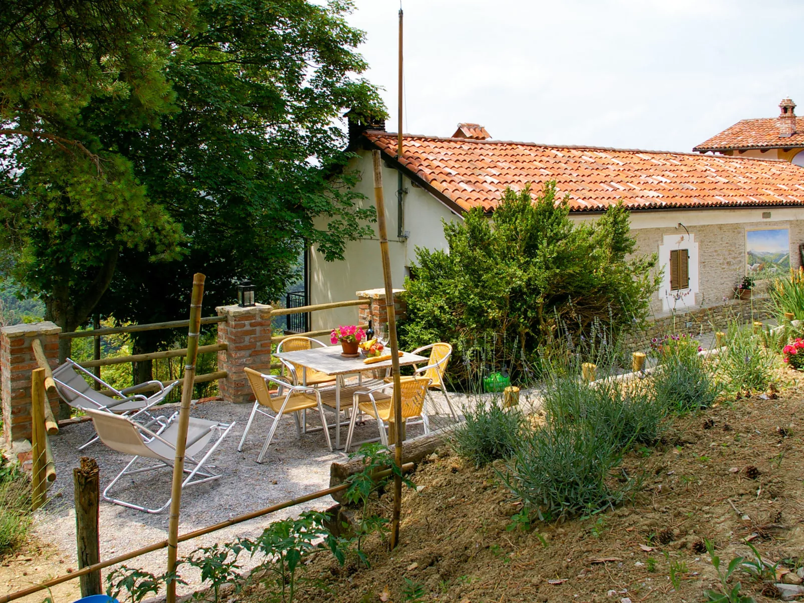 Casa Vacanza Cascina Lovera-Buiten