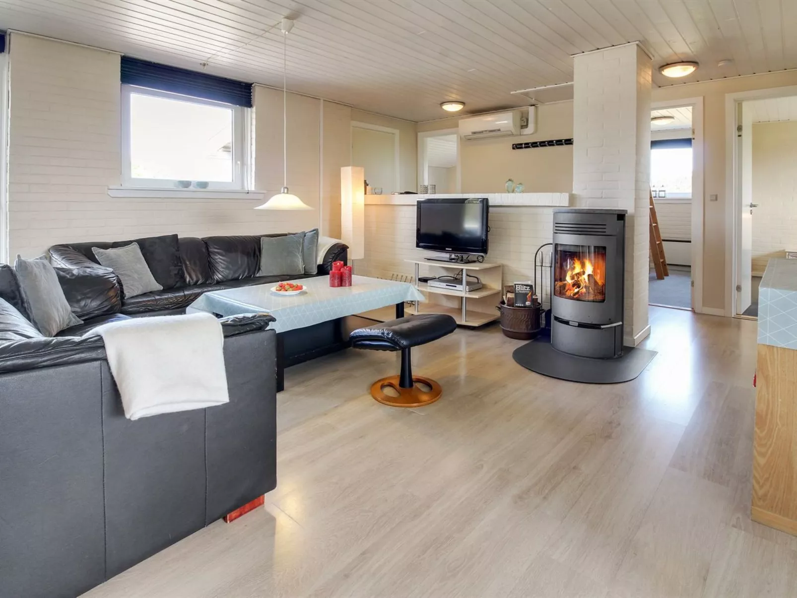 "Sissan" - 900m from the sea-Binnen