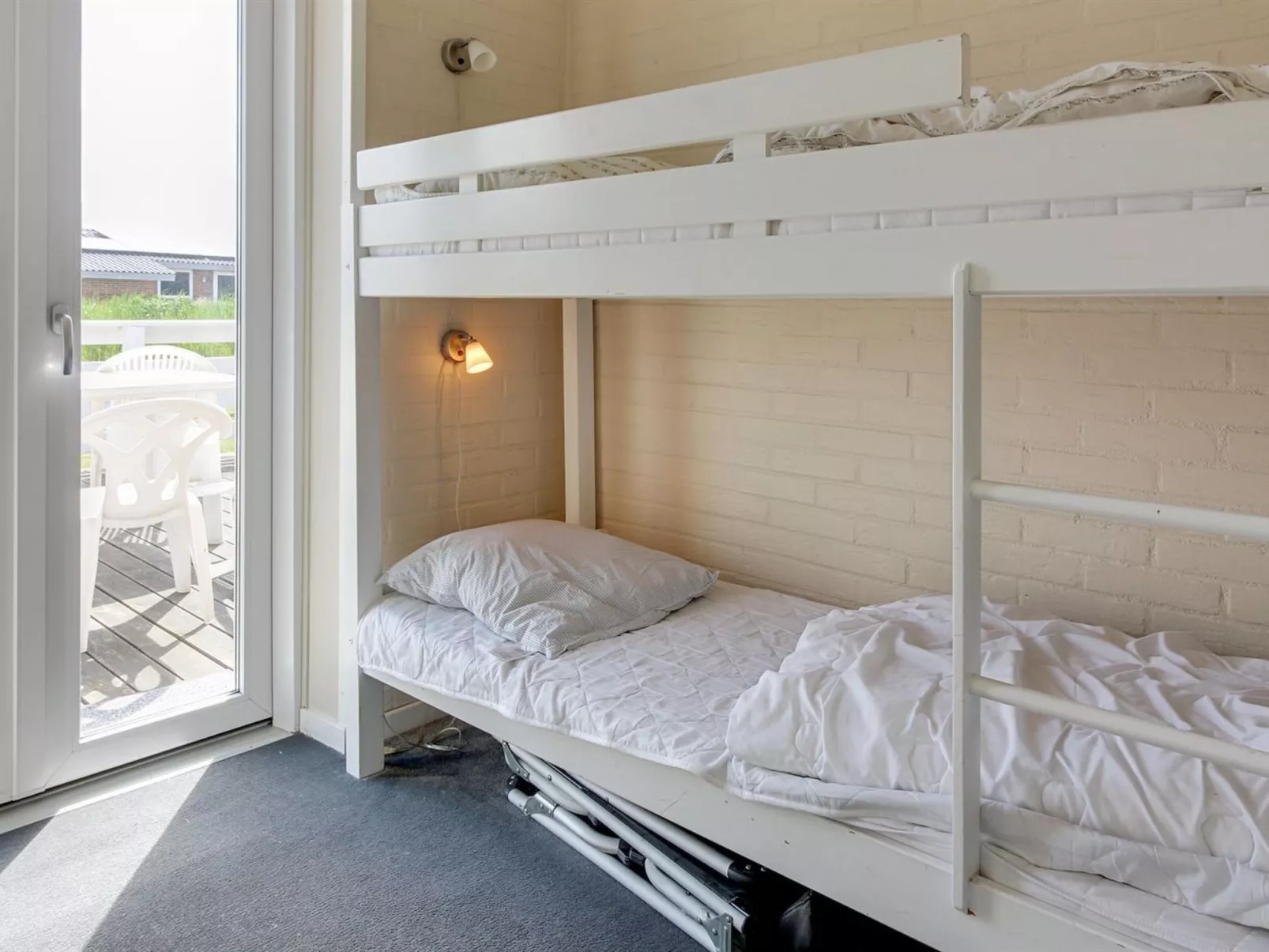 "Sissan" - 900m from the sea-Binnen