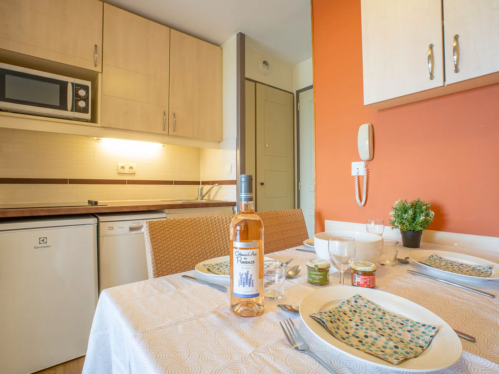 Le Village (E1 121)-Binnen