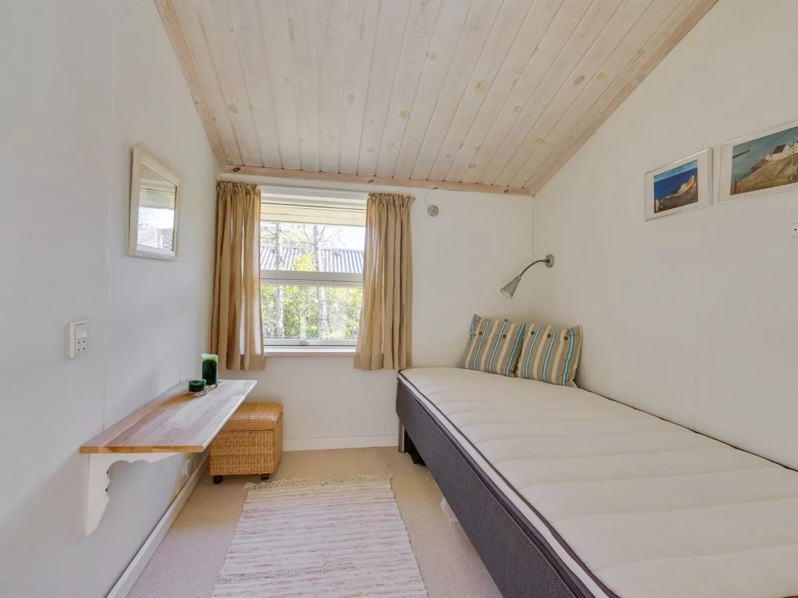 "Amabel" - 200m from the sea-Binnen