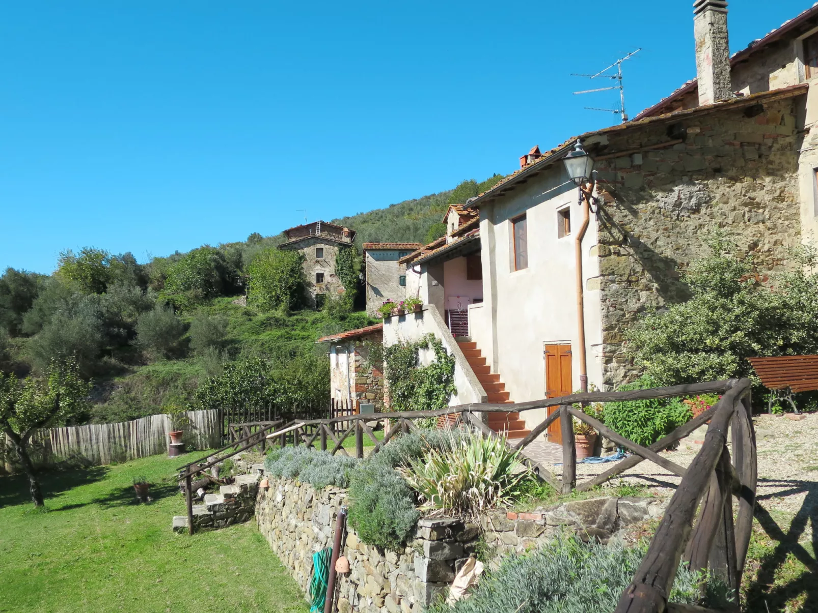 Borgo La Cella-Buiten