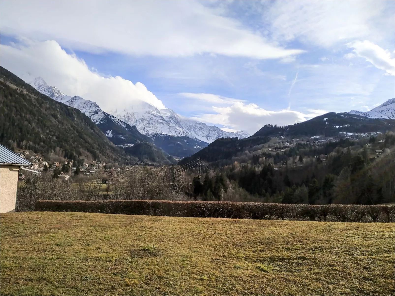 Le Parc du Mont Joly-Buiten