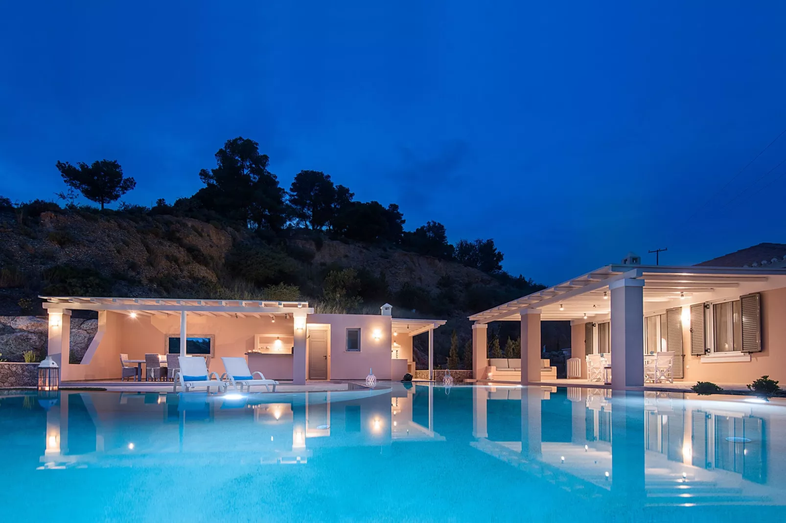 Elegant Villa Apolonas-Buitenkant zomer