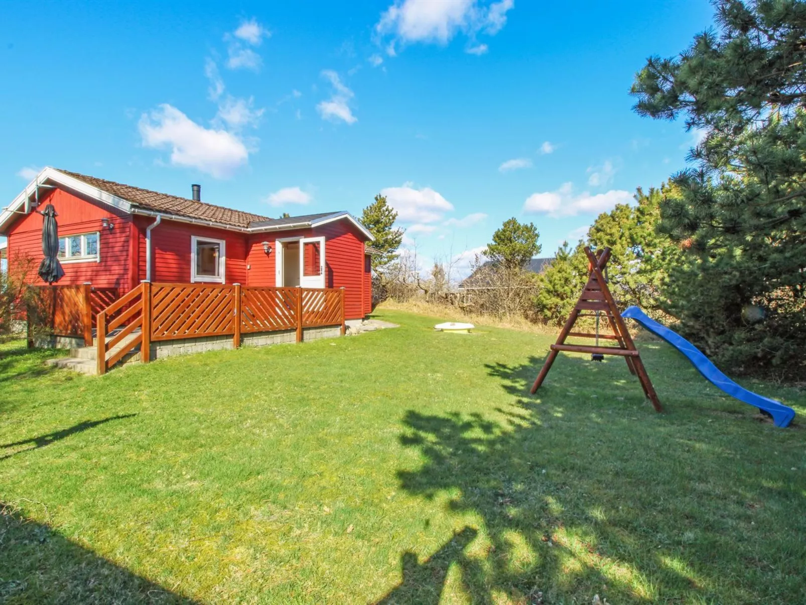 "Yanne" - 400m from the sea