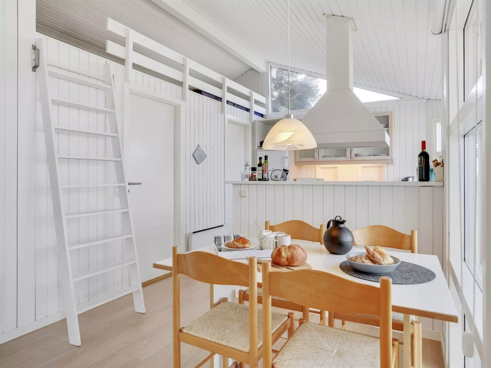 "Arnwith" - 20m from the sea-Binnen