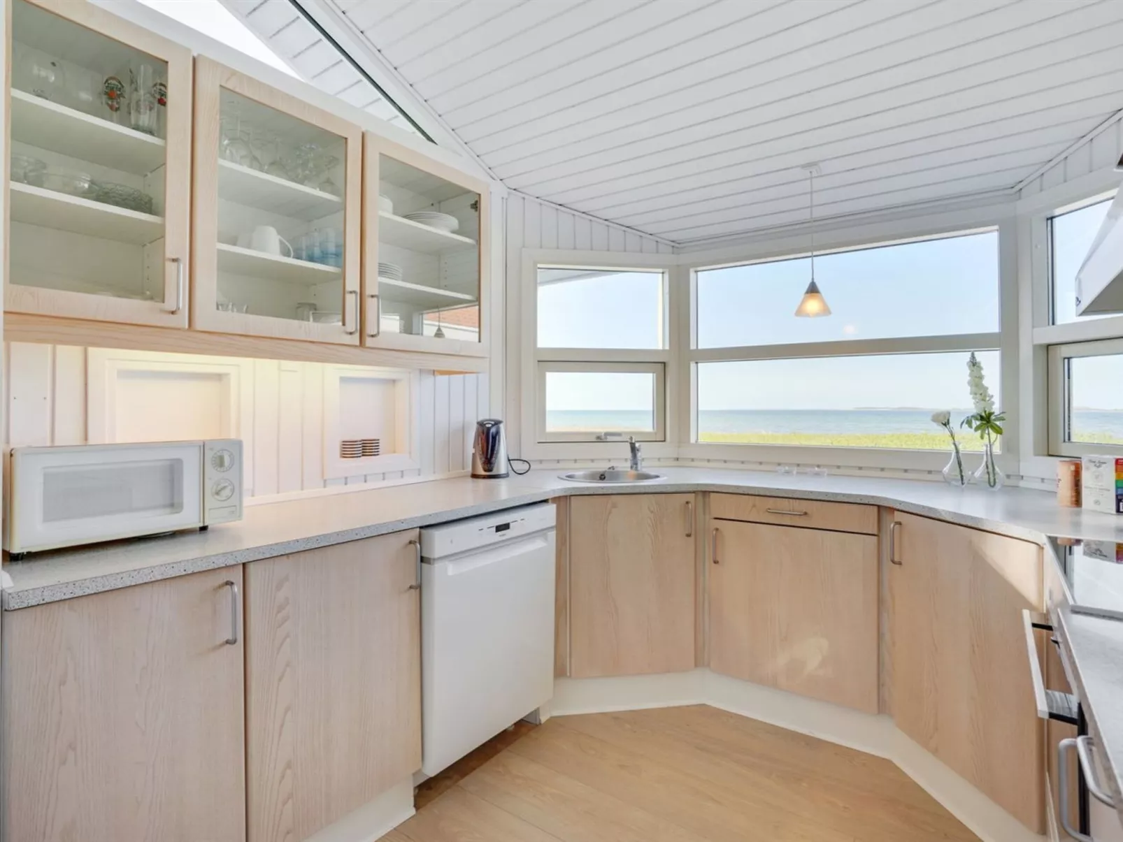 "Arnwith" - 20m from the sea-Binnen