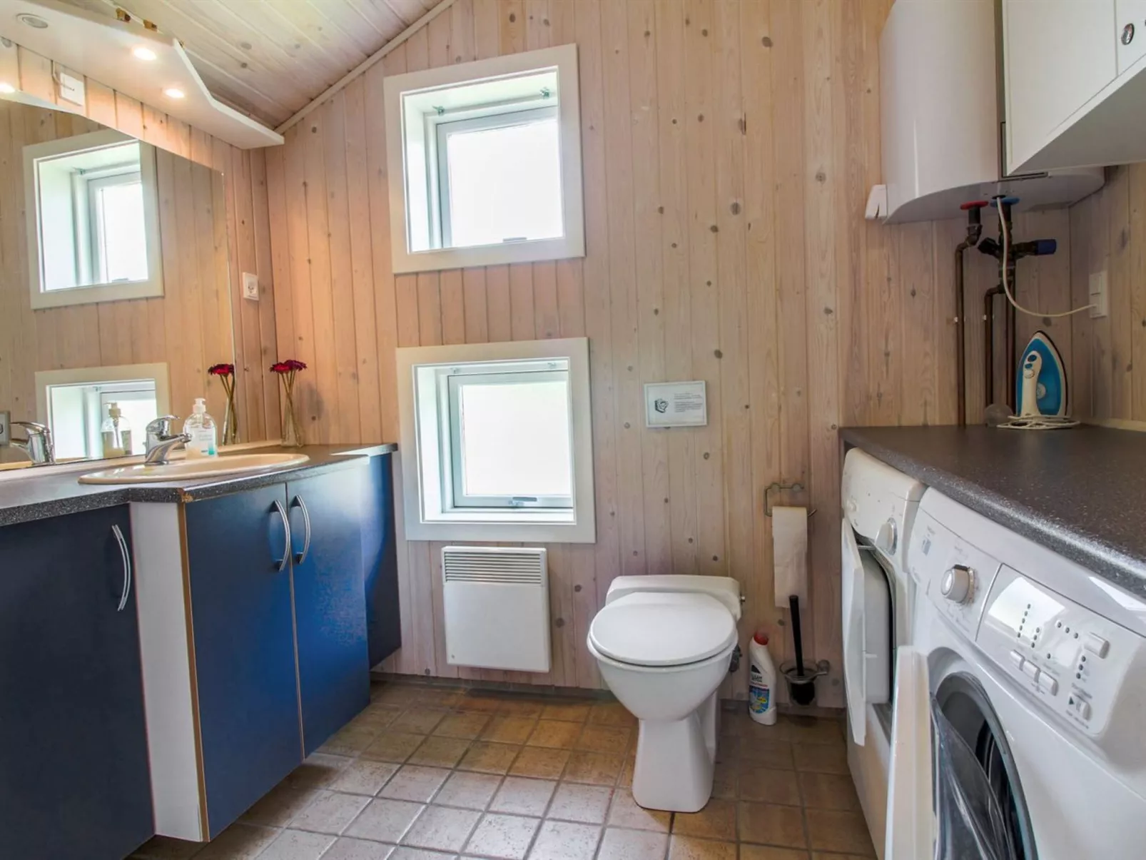 "Truls" - 800m from the sea-Binnen