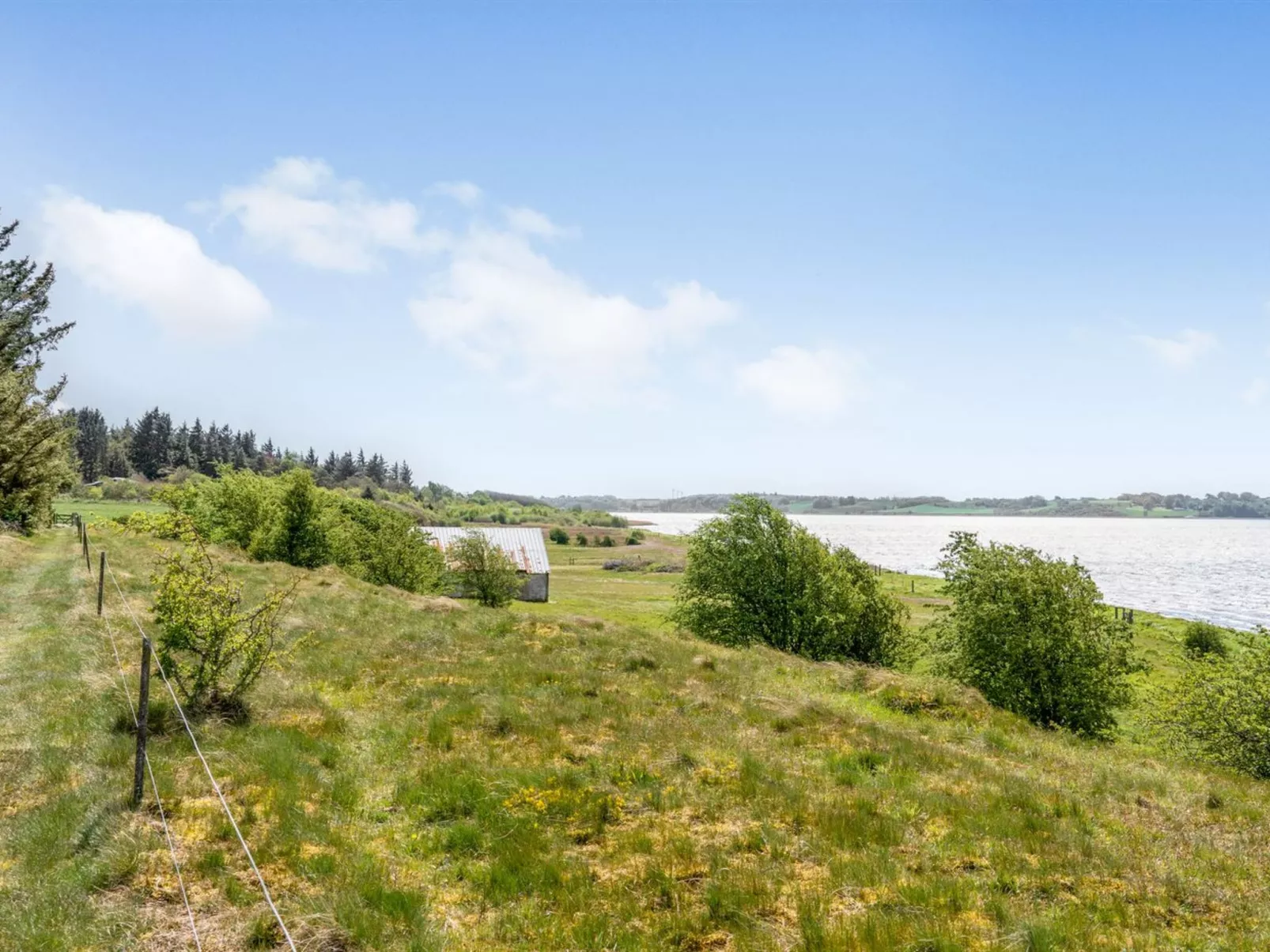 "Arleta" - 250m to the inlet-Buiten