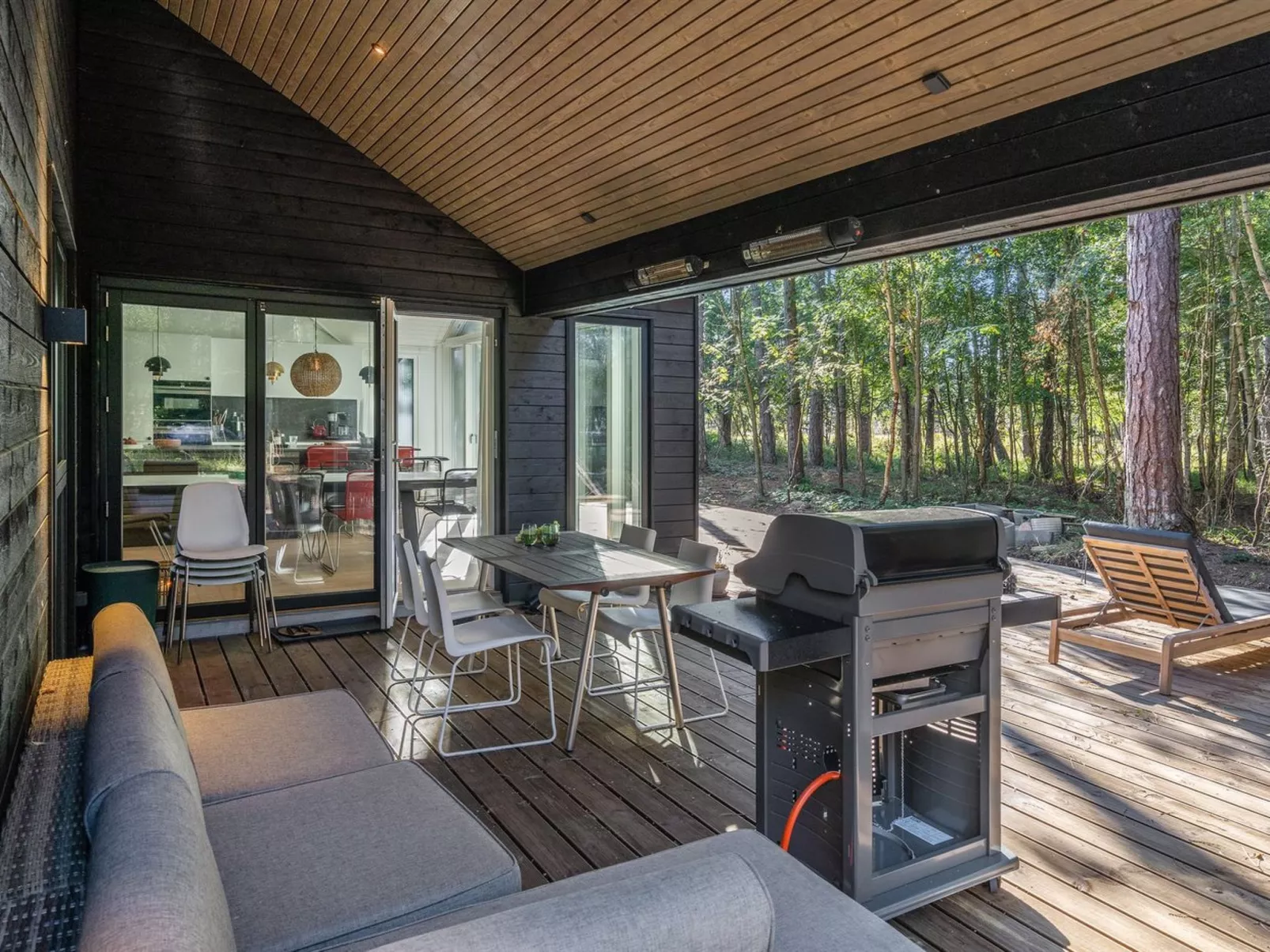 "Iwa" - 475m from the sea-Buiten